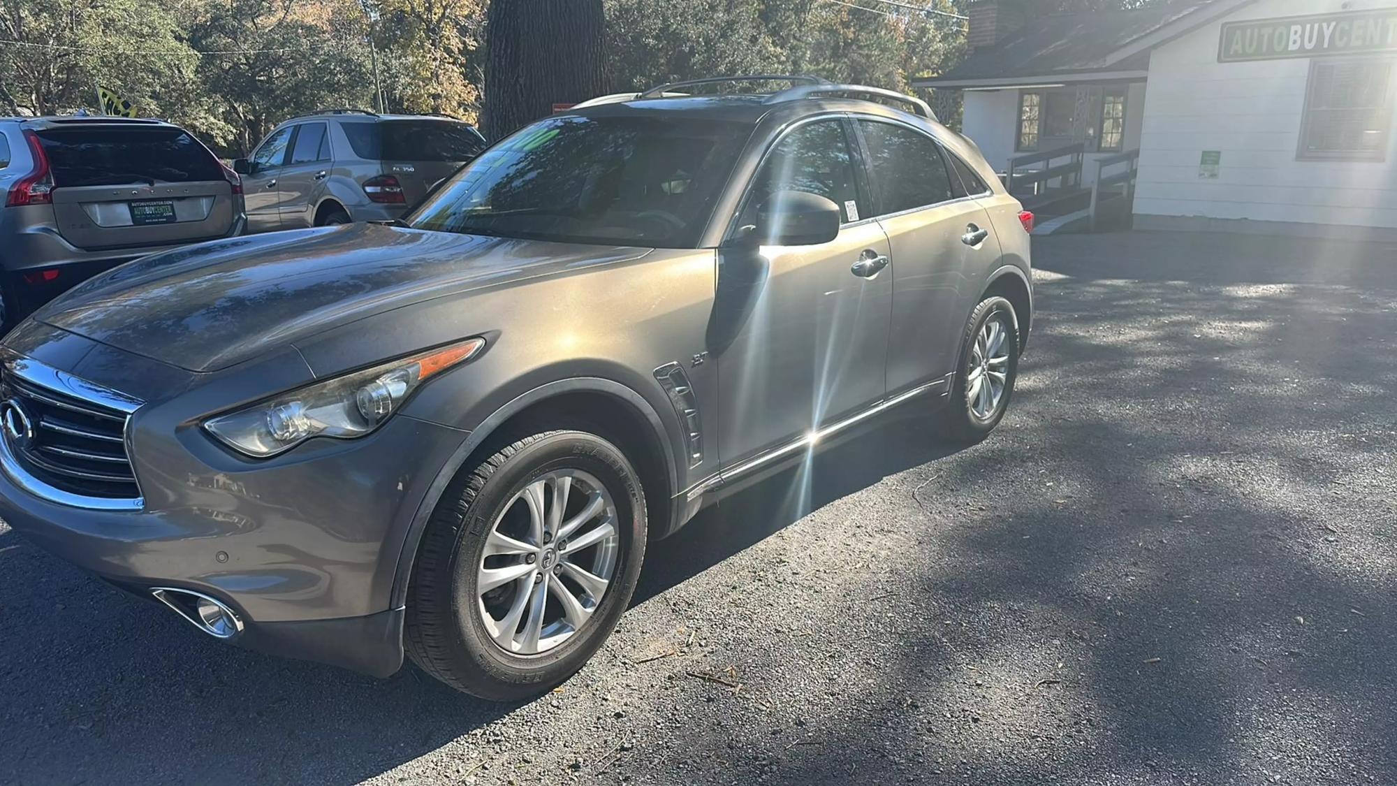 2014 INFINITI QX70 Base photo 12