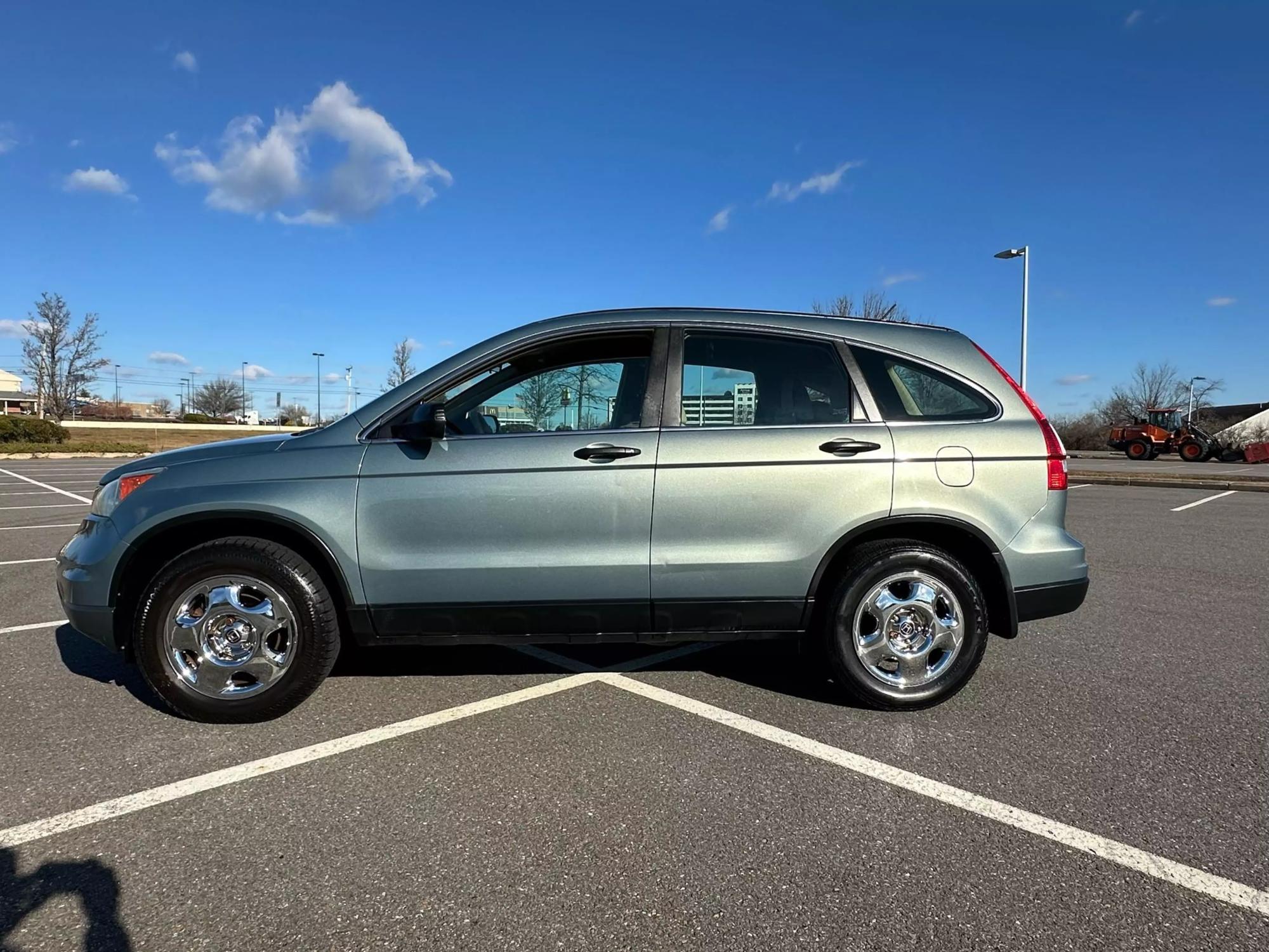 2010 Honda CR-V LX photo 23