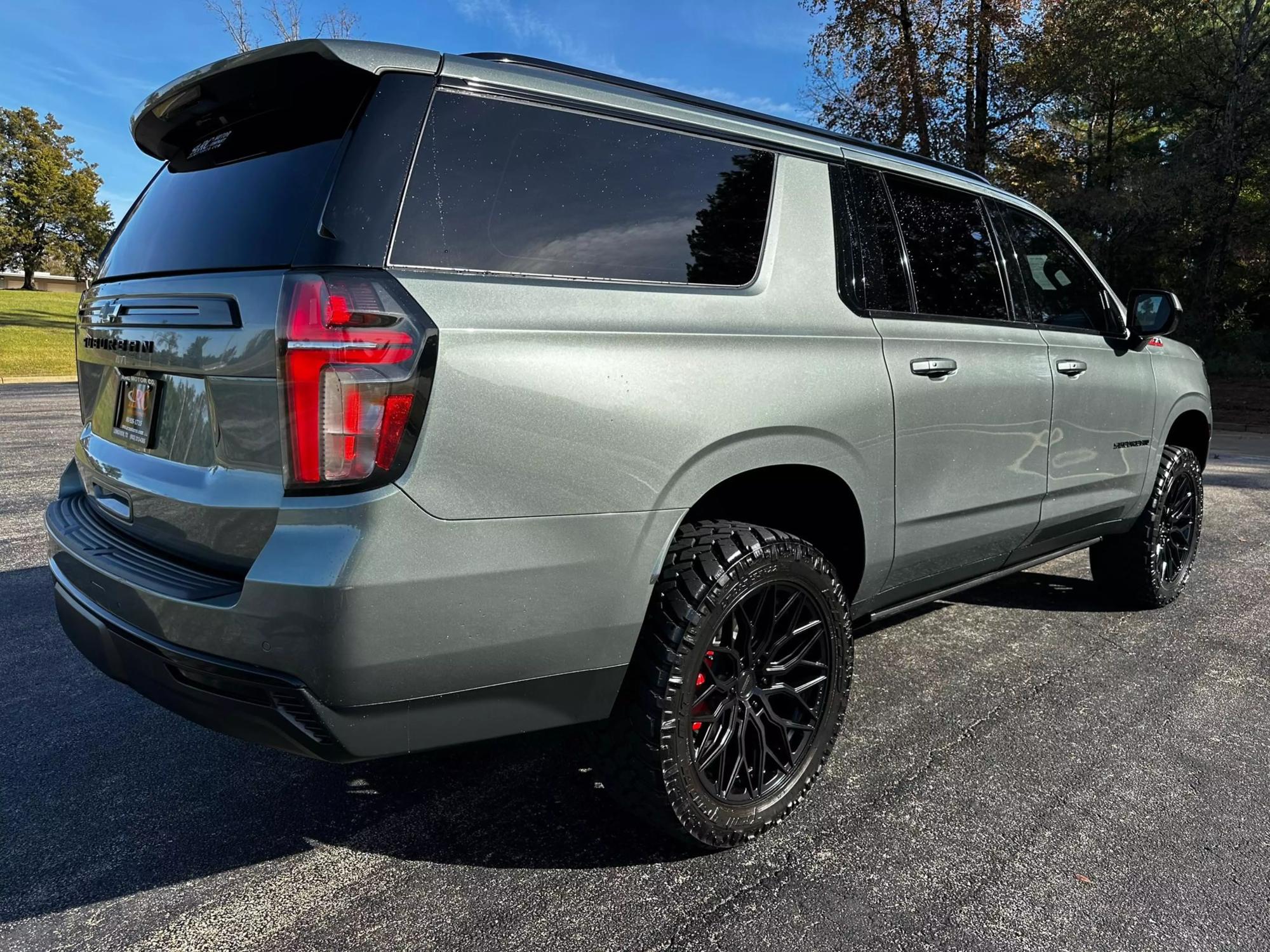 2023 Chevrolet Suburban Z71 photo 24