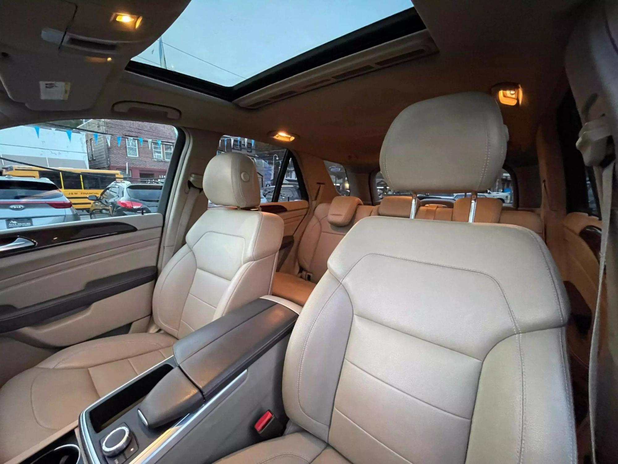 2012 Mercedes-Benz M-Class ML350 photo 95