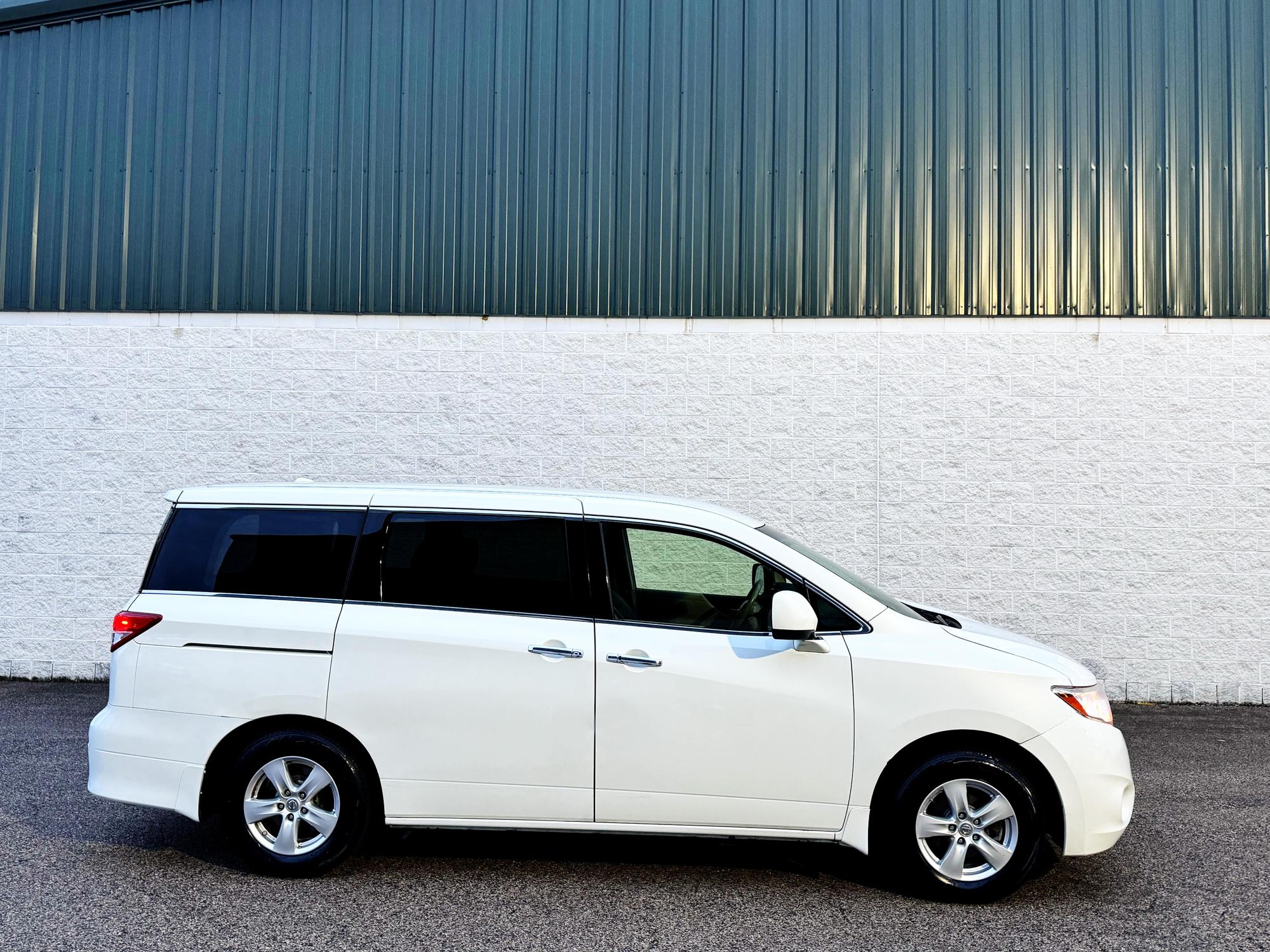 2015 Nissan Quest SV photo 47