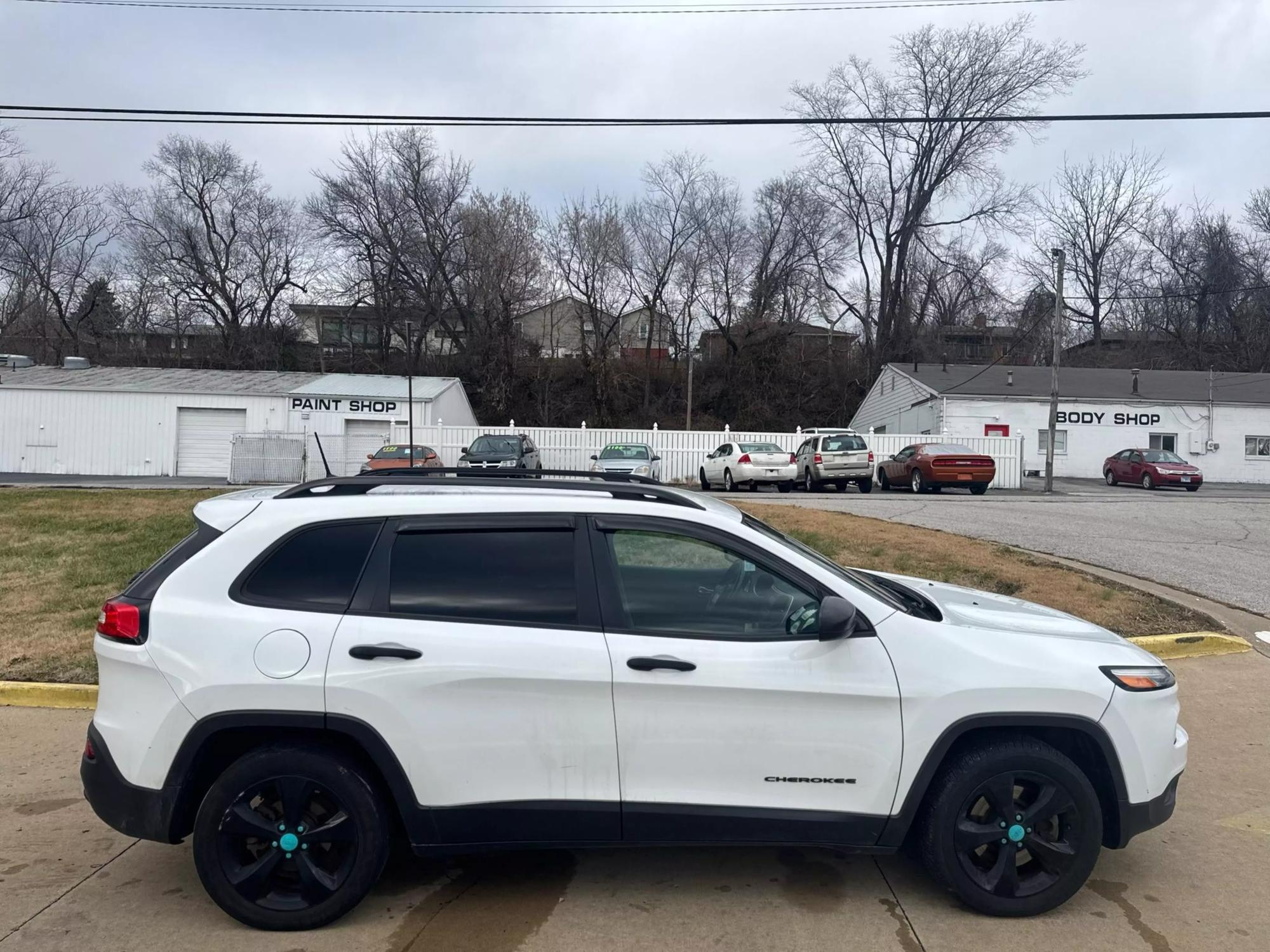 2016 Jeep Cherokee Sport Altitude photo 19