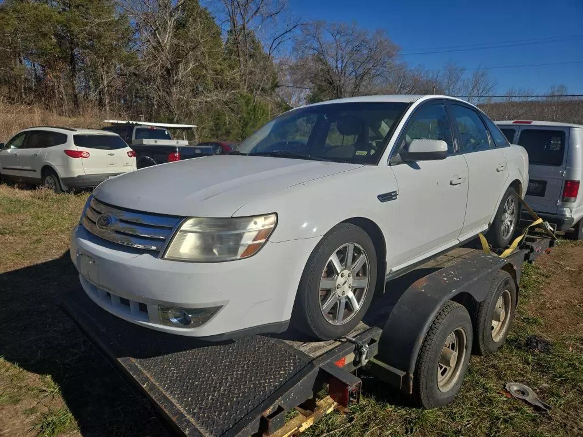 2008 Ford Taurus SEL photo 12