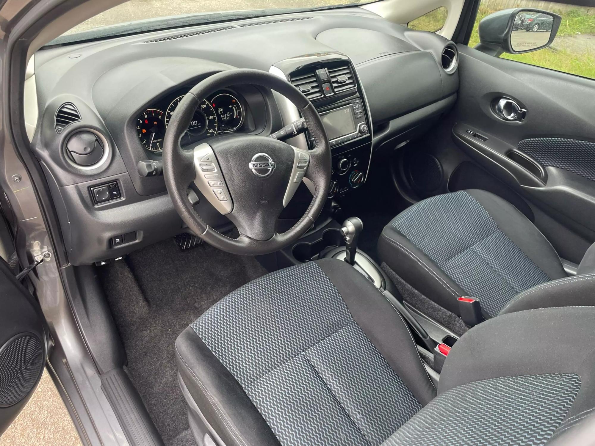 2018 Nissan Versa Note SV photo 26