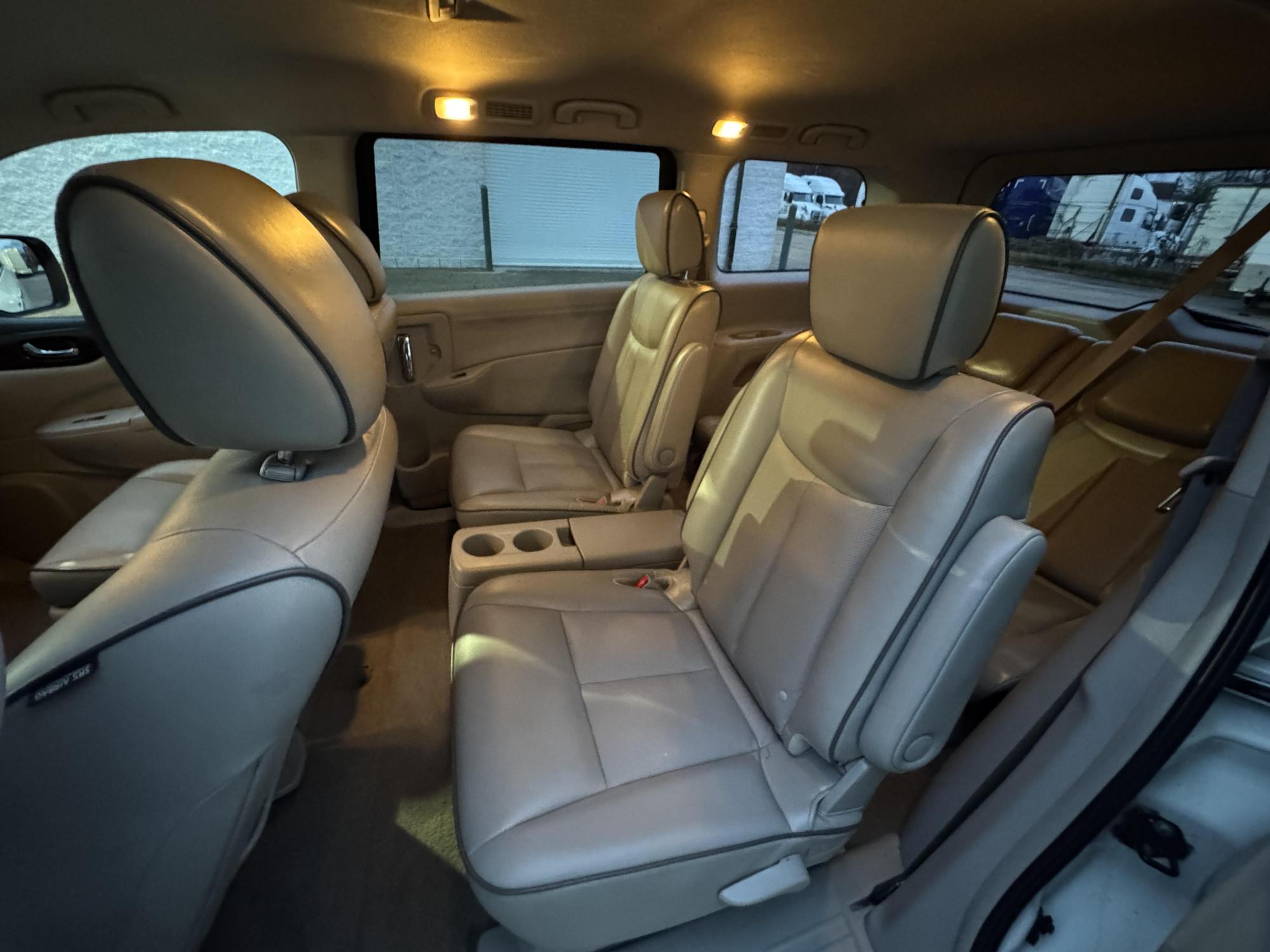 2015 Nissan Quest SV photo 60