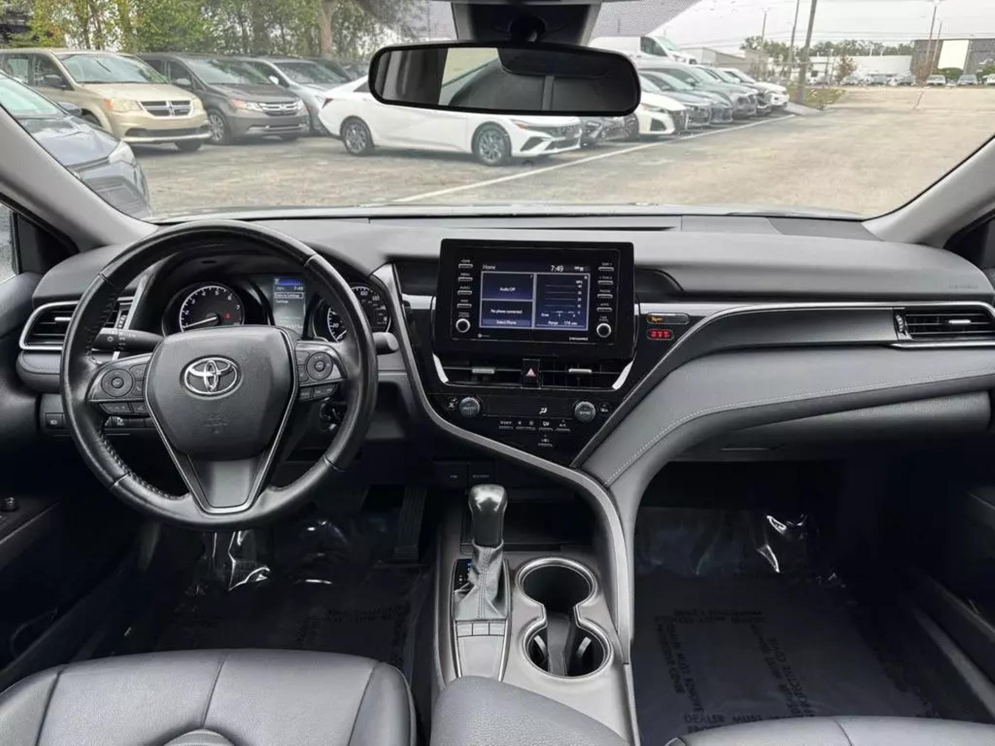 2022 Toyota Camry SE photo 19