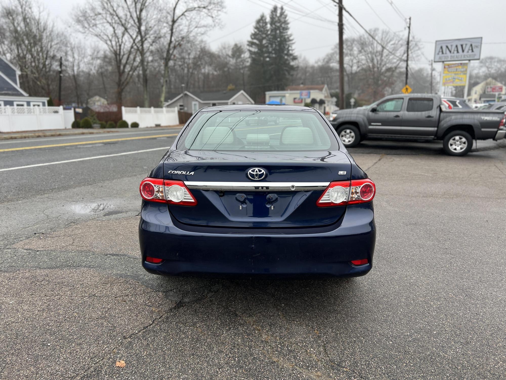 2012 Toyota Corolla LE photo 41