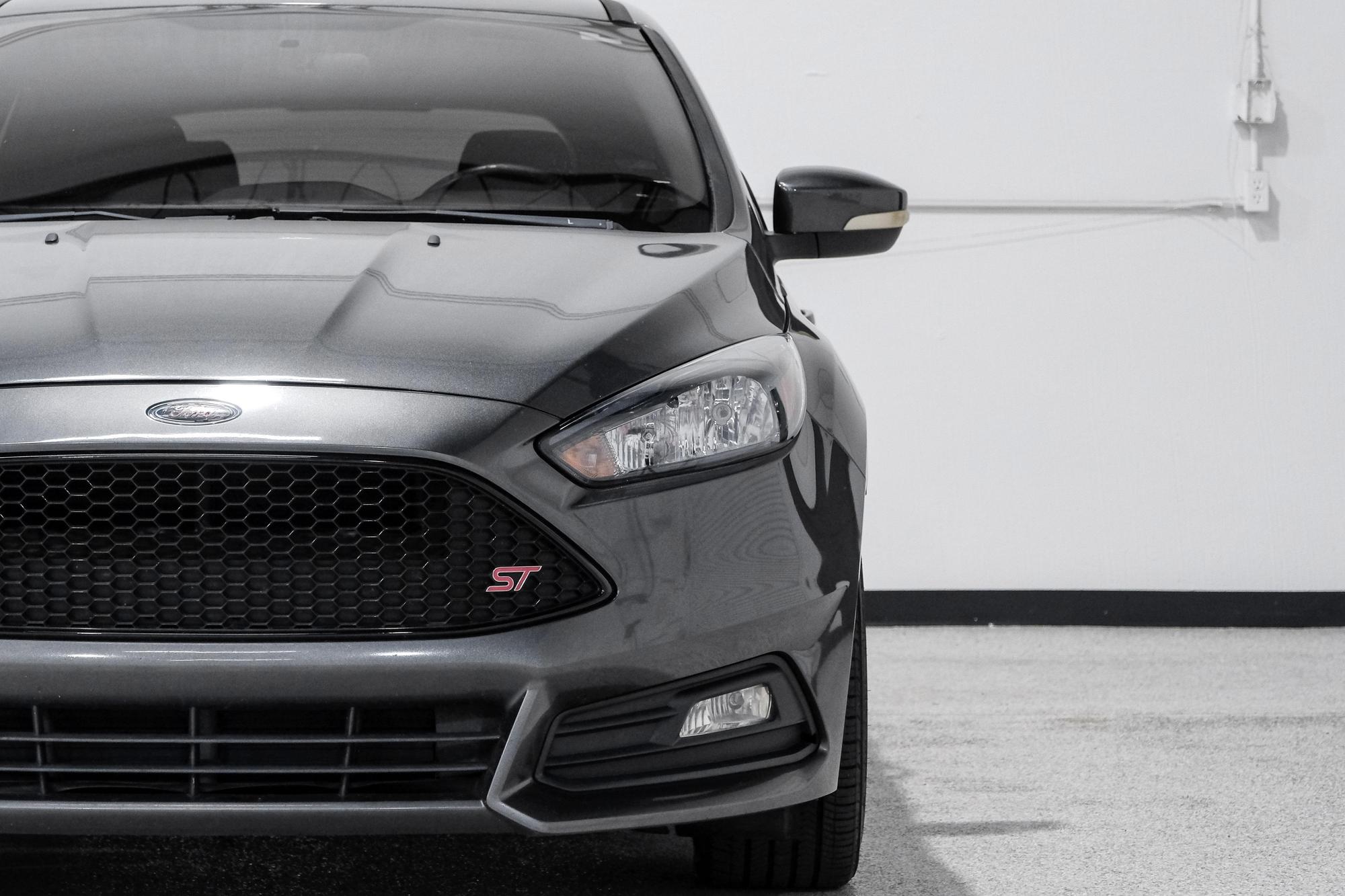 2017 Ford Focus ST photo 131