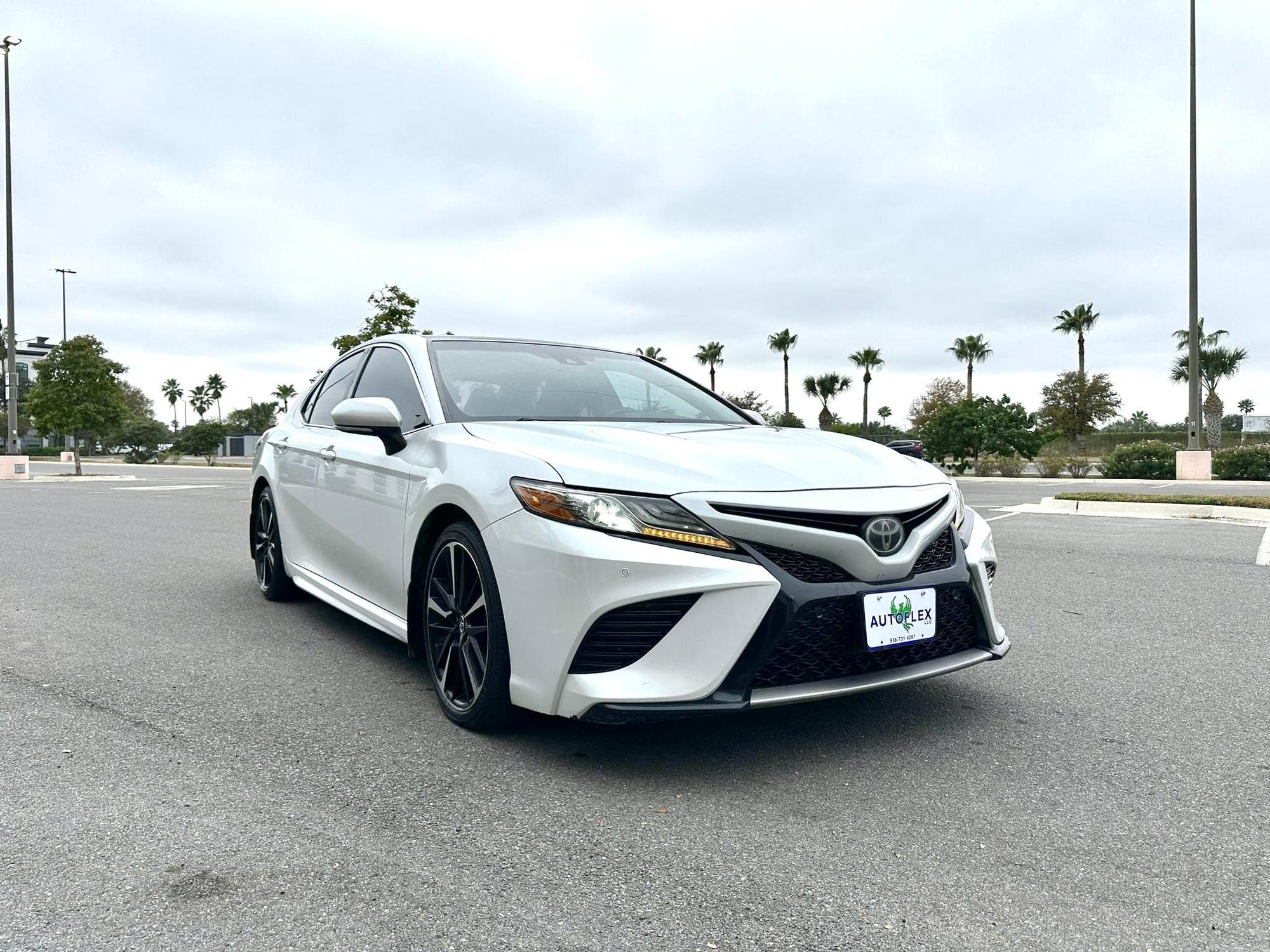 2018 Toyota Camry XSE photo 13