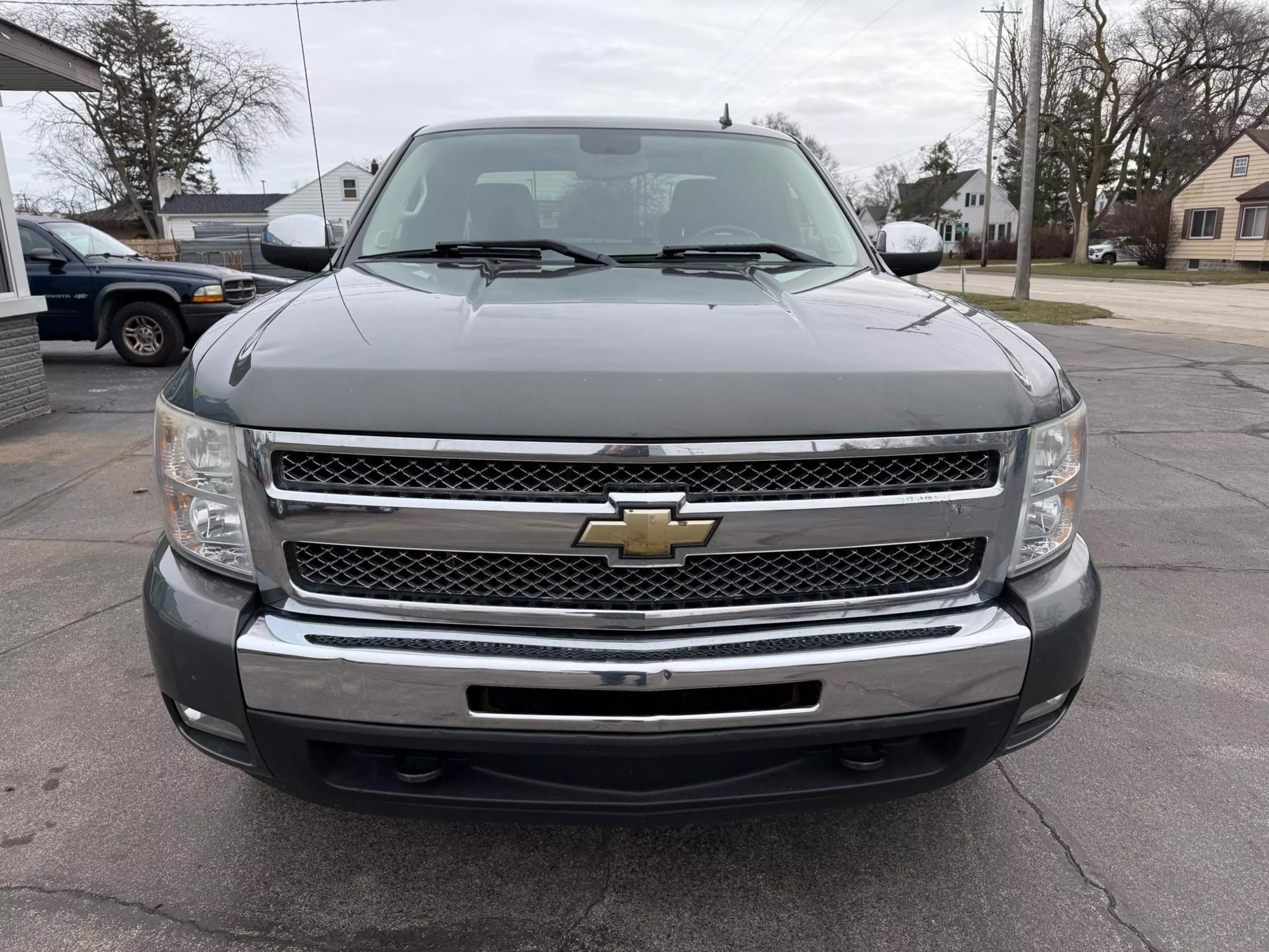 2011 Chevrolet Silverado 1500 LT photo 17