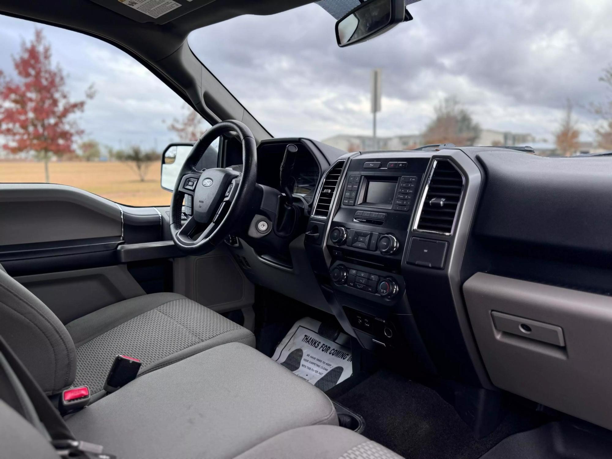 2015 Ford F-150 XLT photo 50