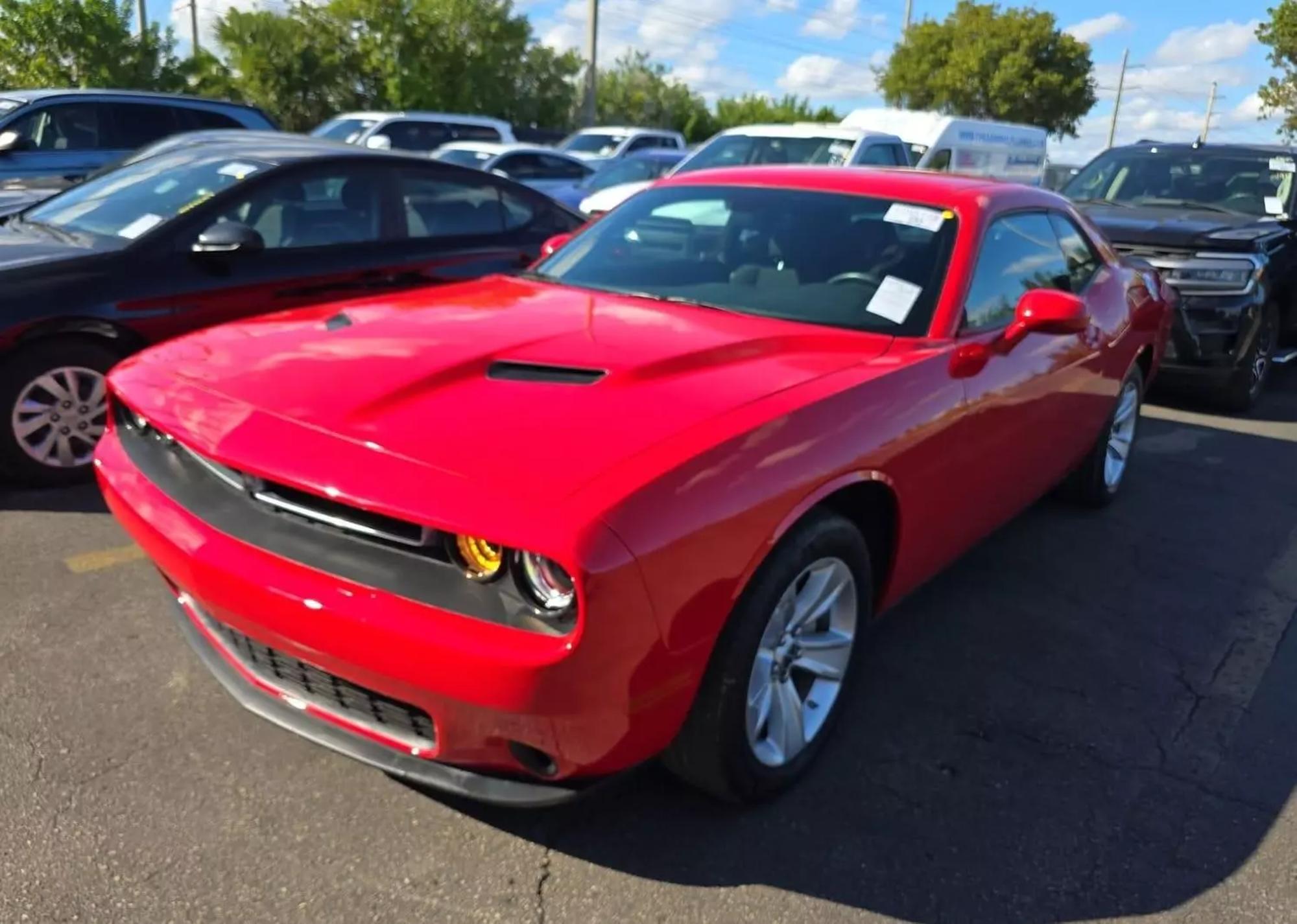 2023 Dodge Challenger SXT photo 7