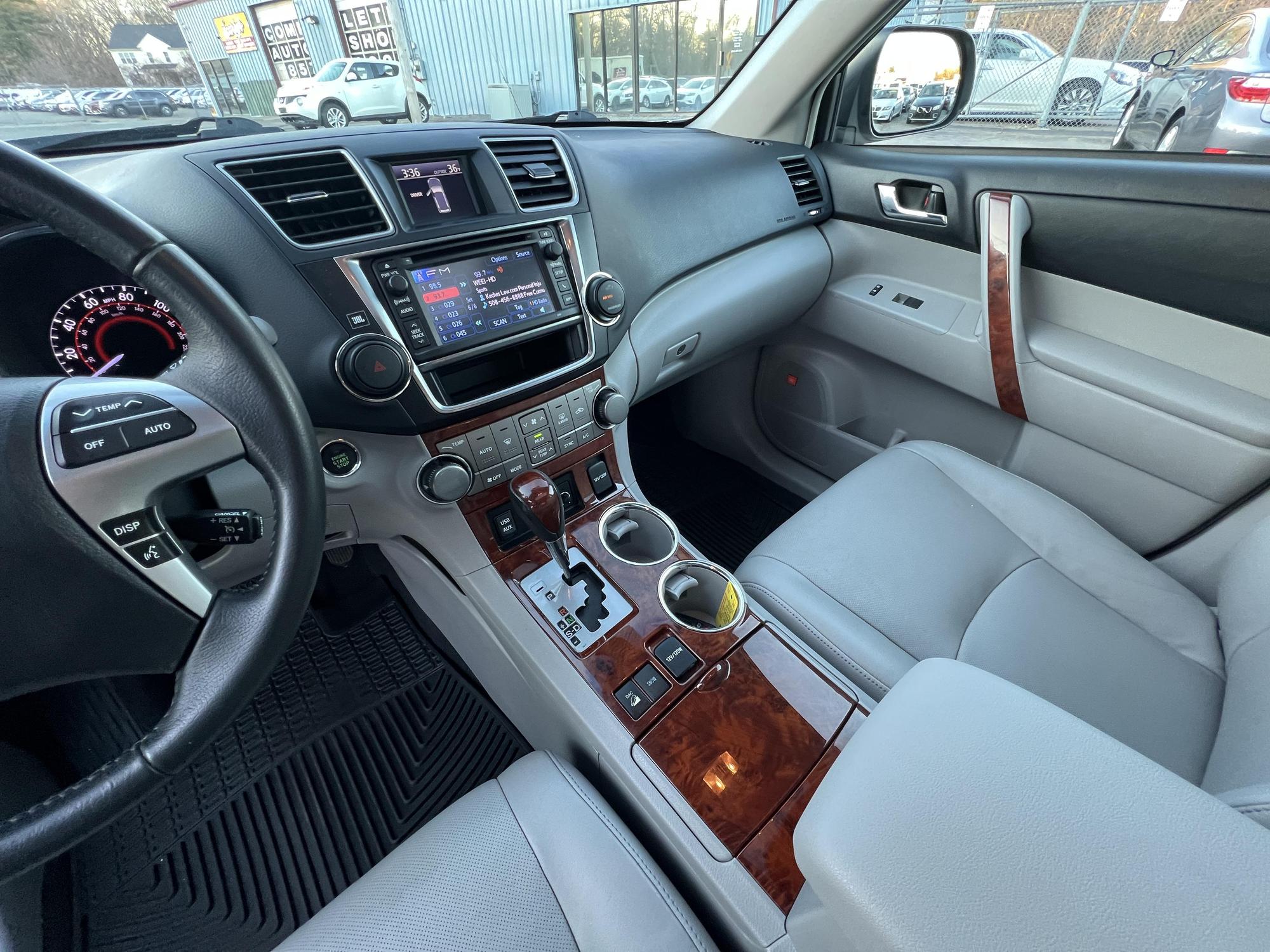 2013 Toyota Highlander Limited photo 76