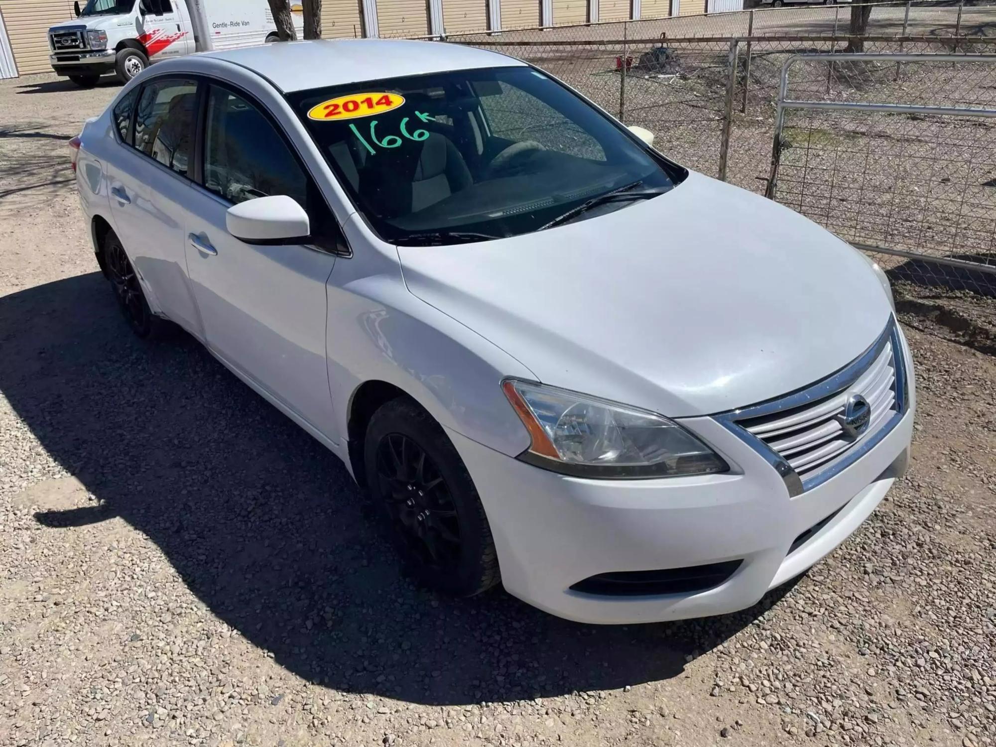 2014 Nissan Sentra S photo 7