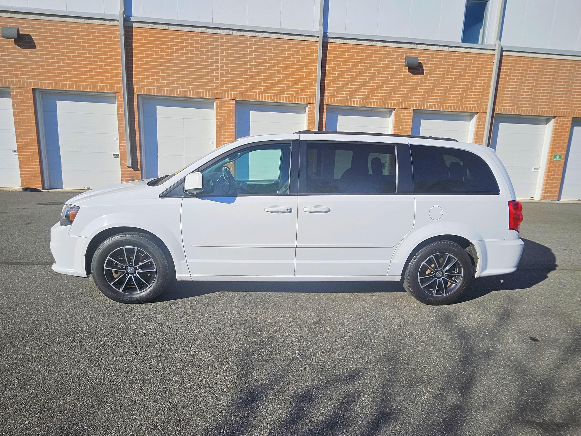 2017 Dodge Grand Caravan GT photo 22