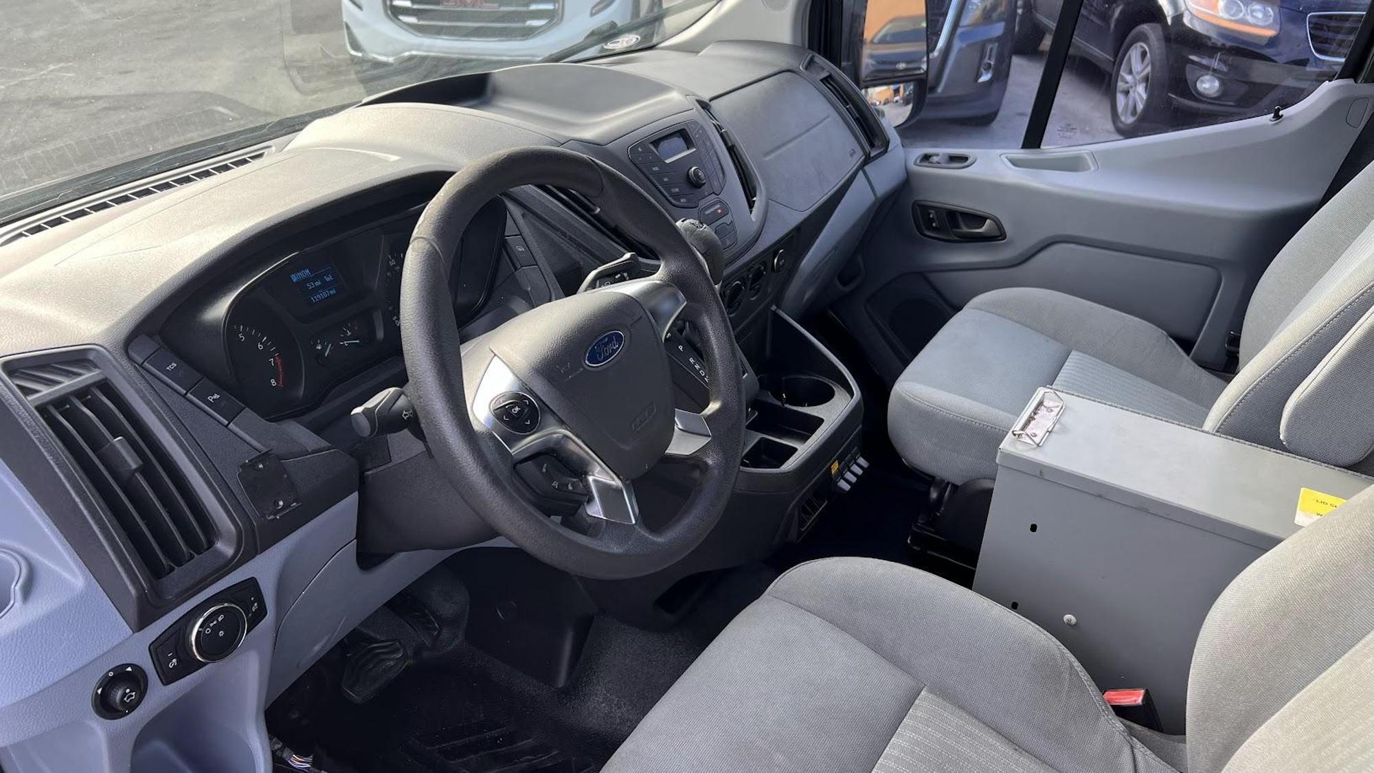 2015 Ford Transit Base photo 4