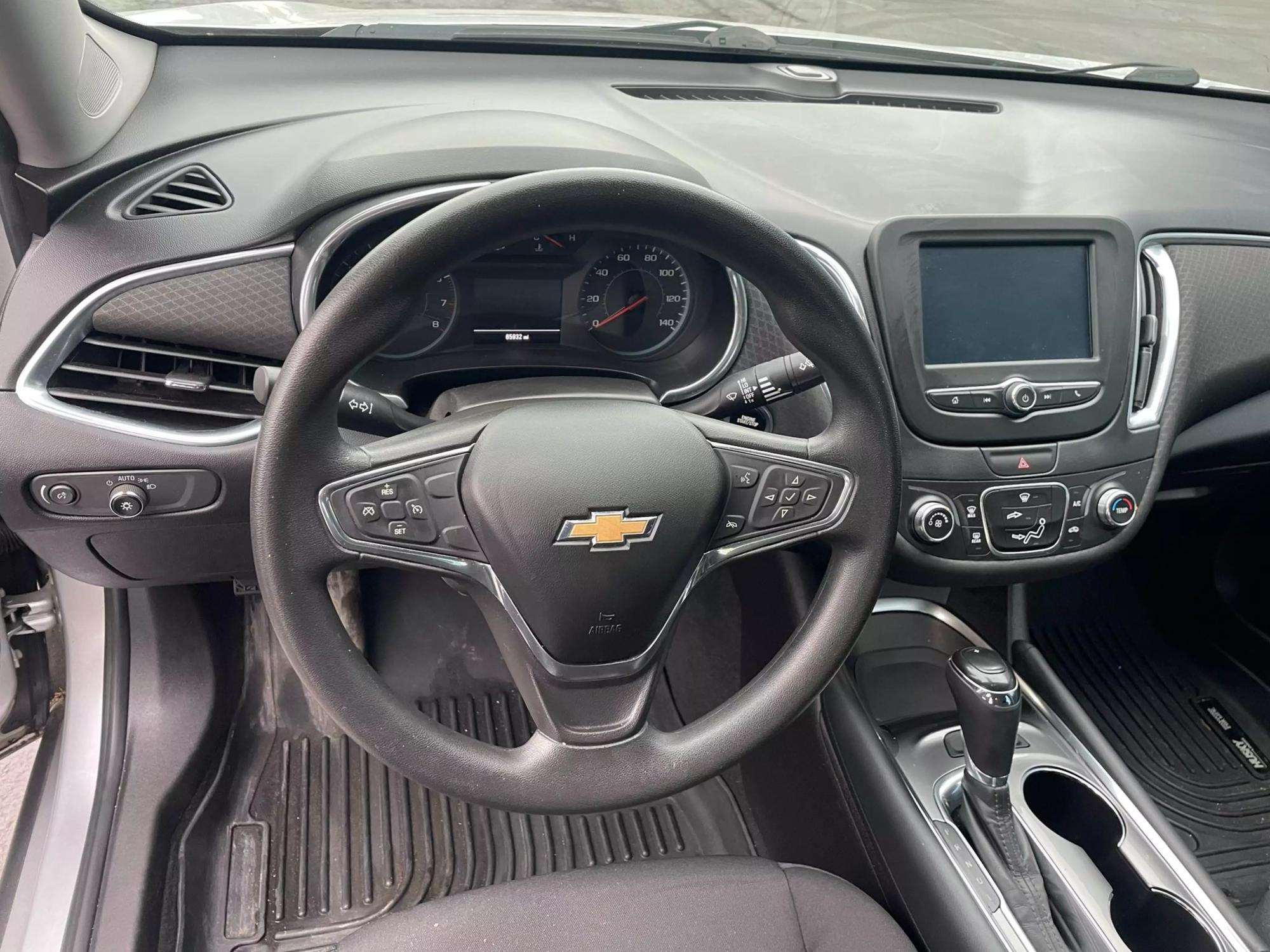 2016 Chevrolet Malibu 1LT photo 17