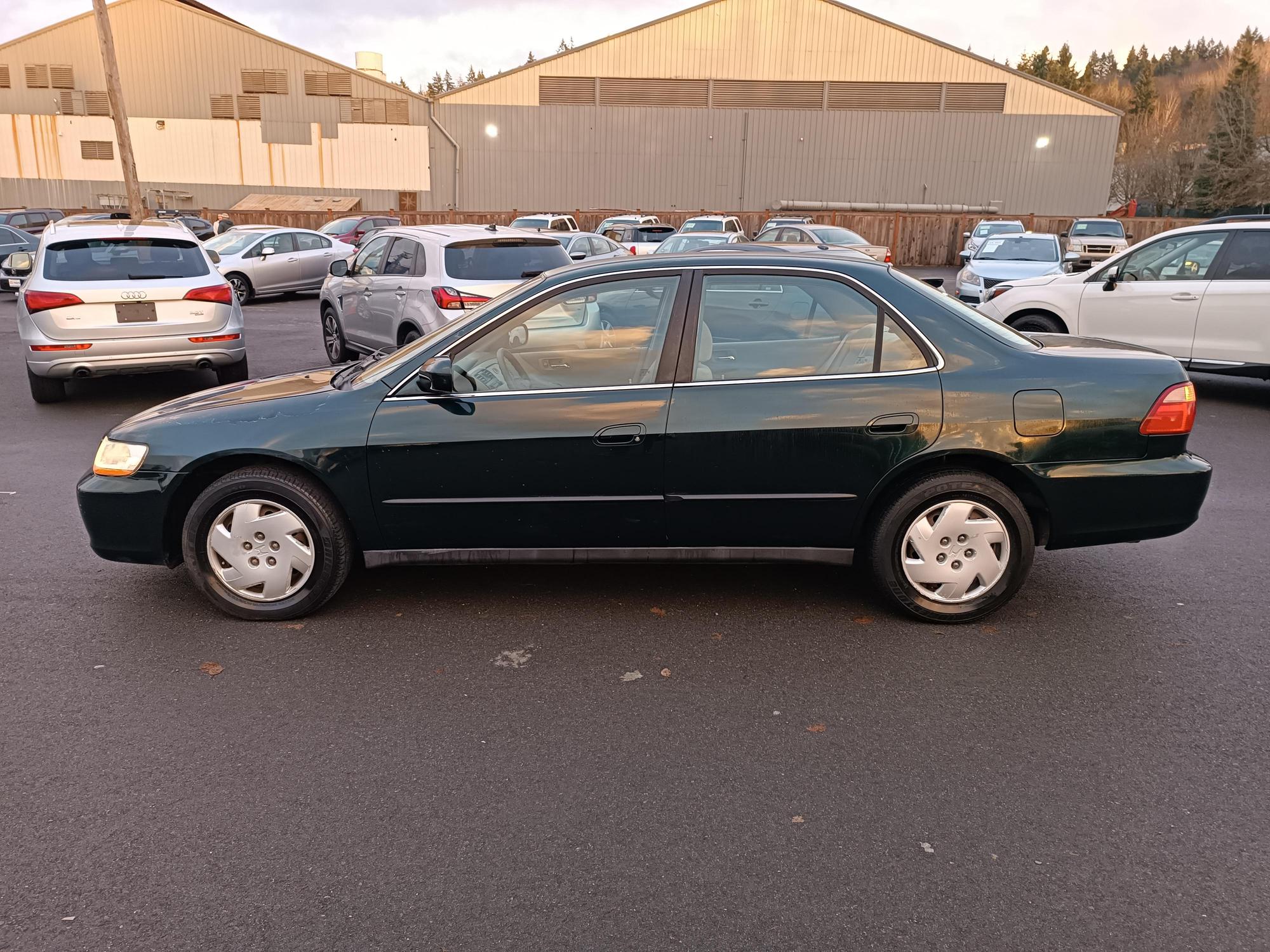 1998 Honda Accord LX photo 40