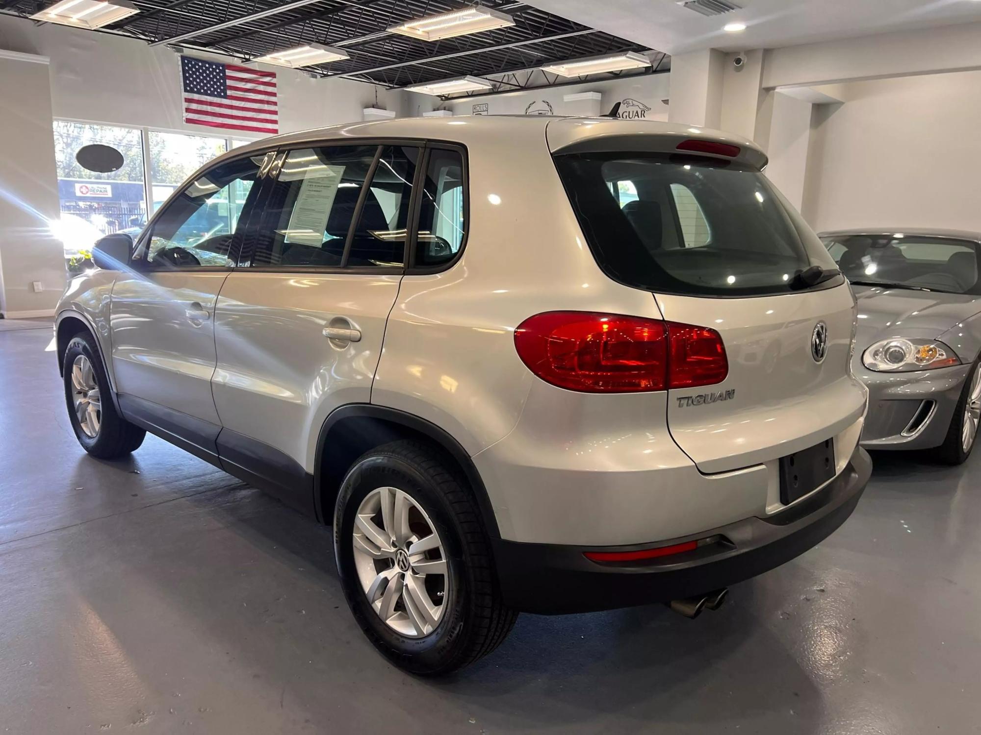 2014 Volkswagen Tiguan S photo 5