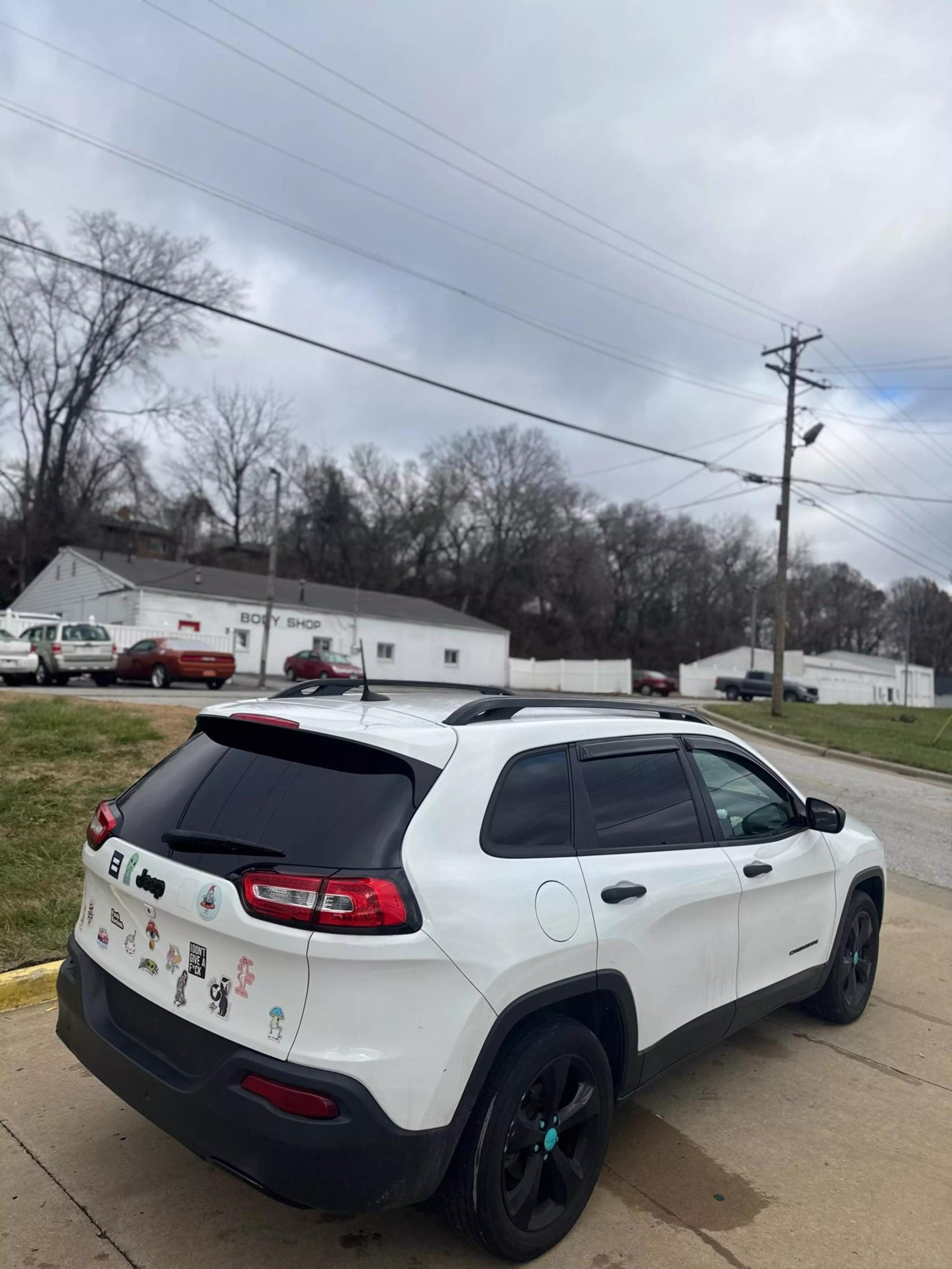 2016 Jeep Cherokee Sport Altitude photo 21