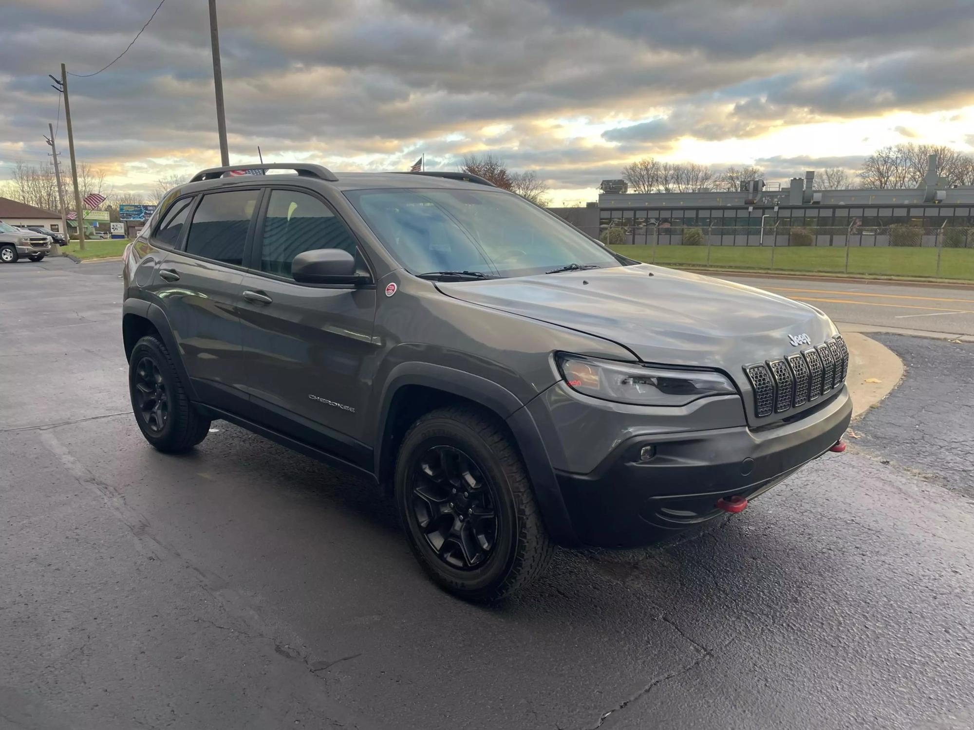 2019 Jeep Cherokee Trailhawk photo 13