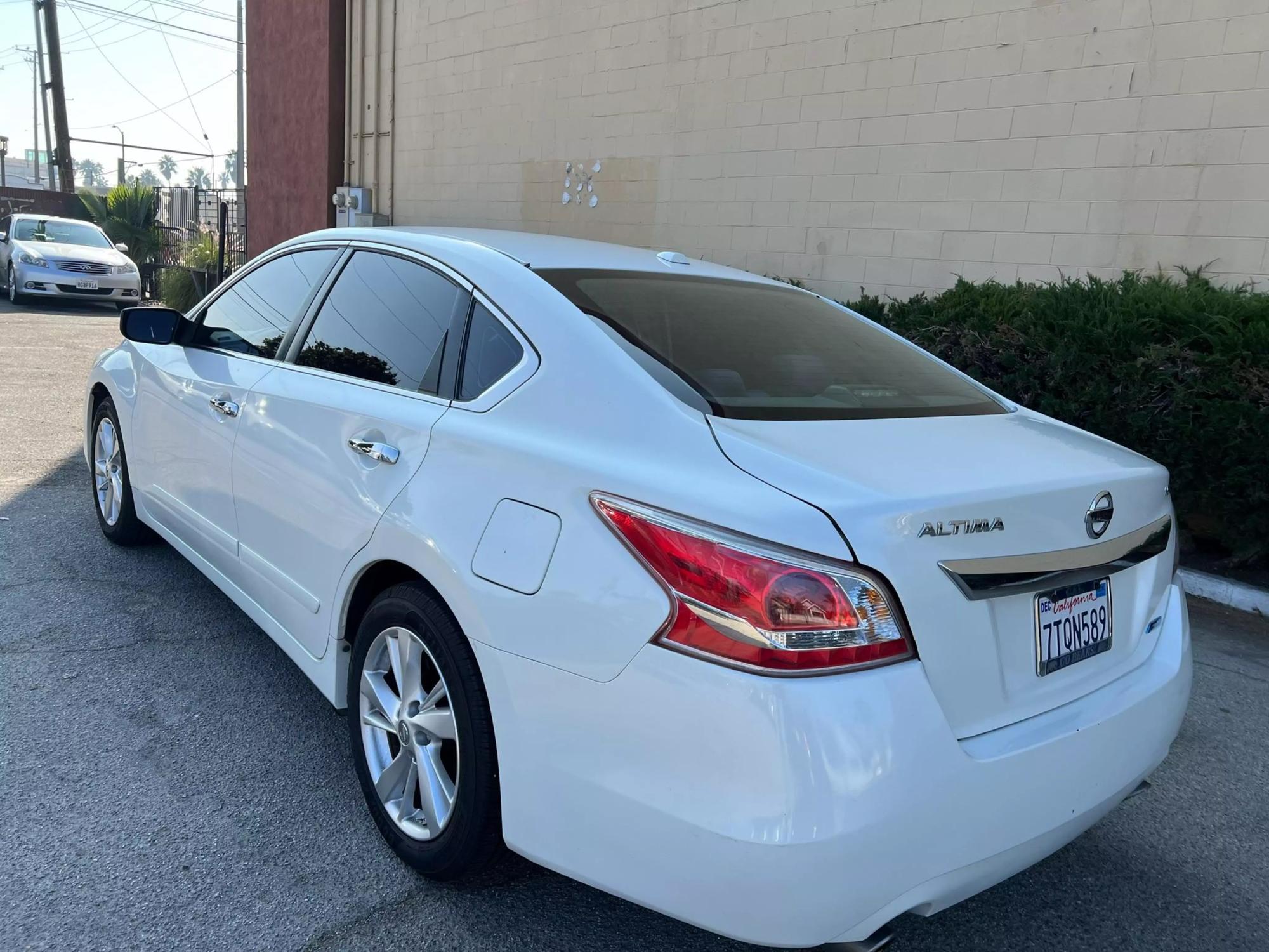 2014 Nissan Altima S photo 21