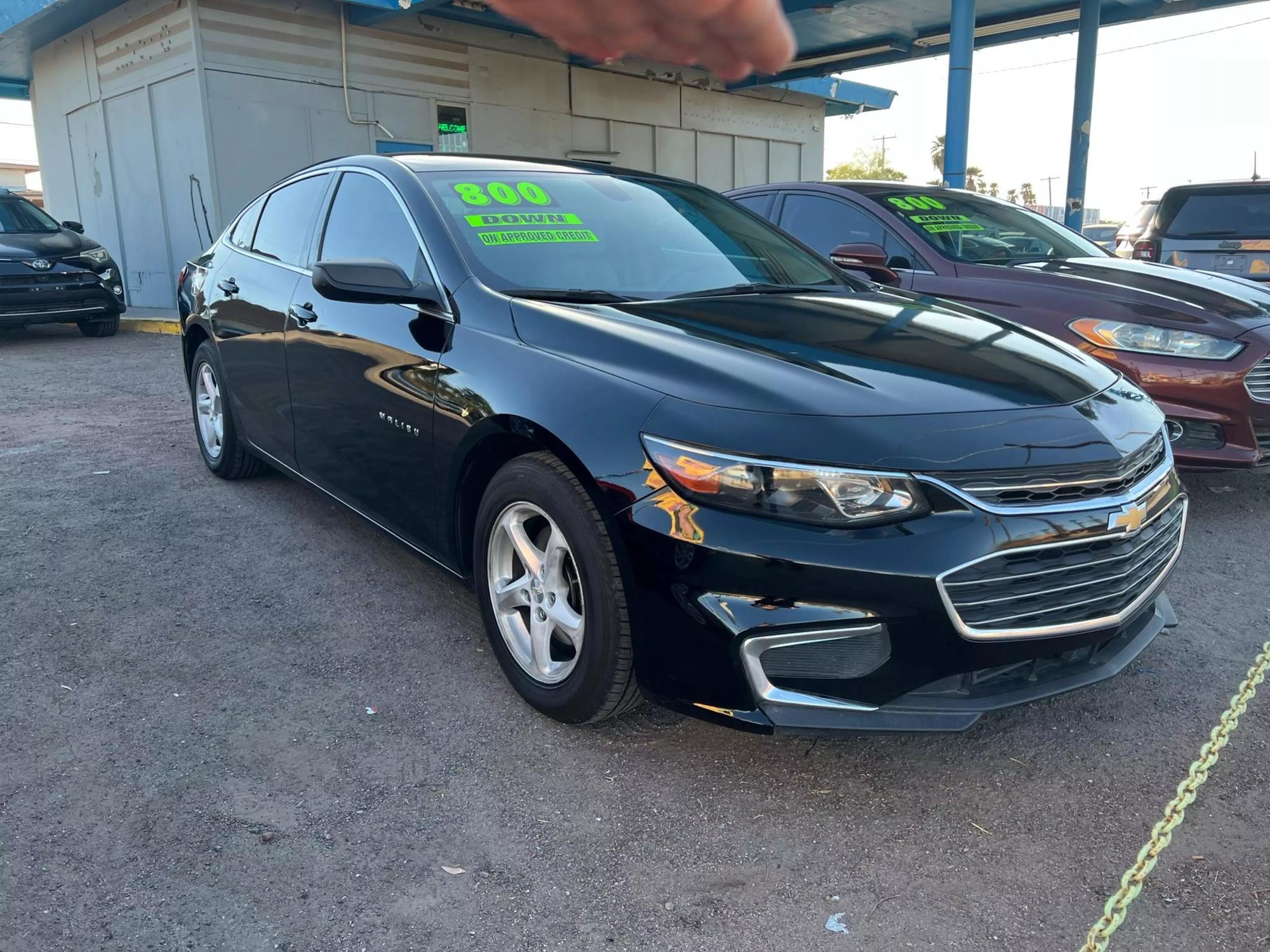 2017 Chevrolet Malibu 1LT photo 2