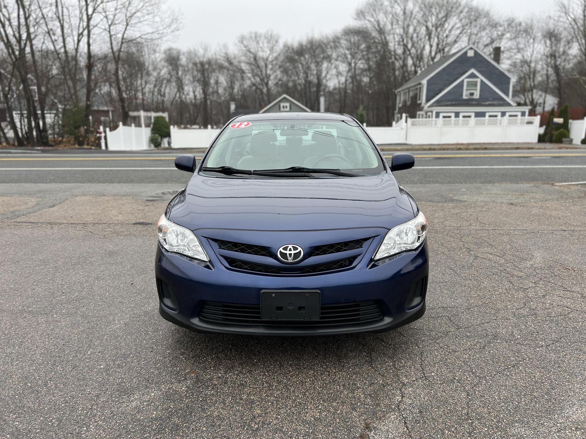 2012 Toyota Corolla LE photo 45