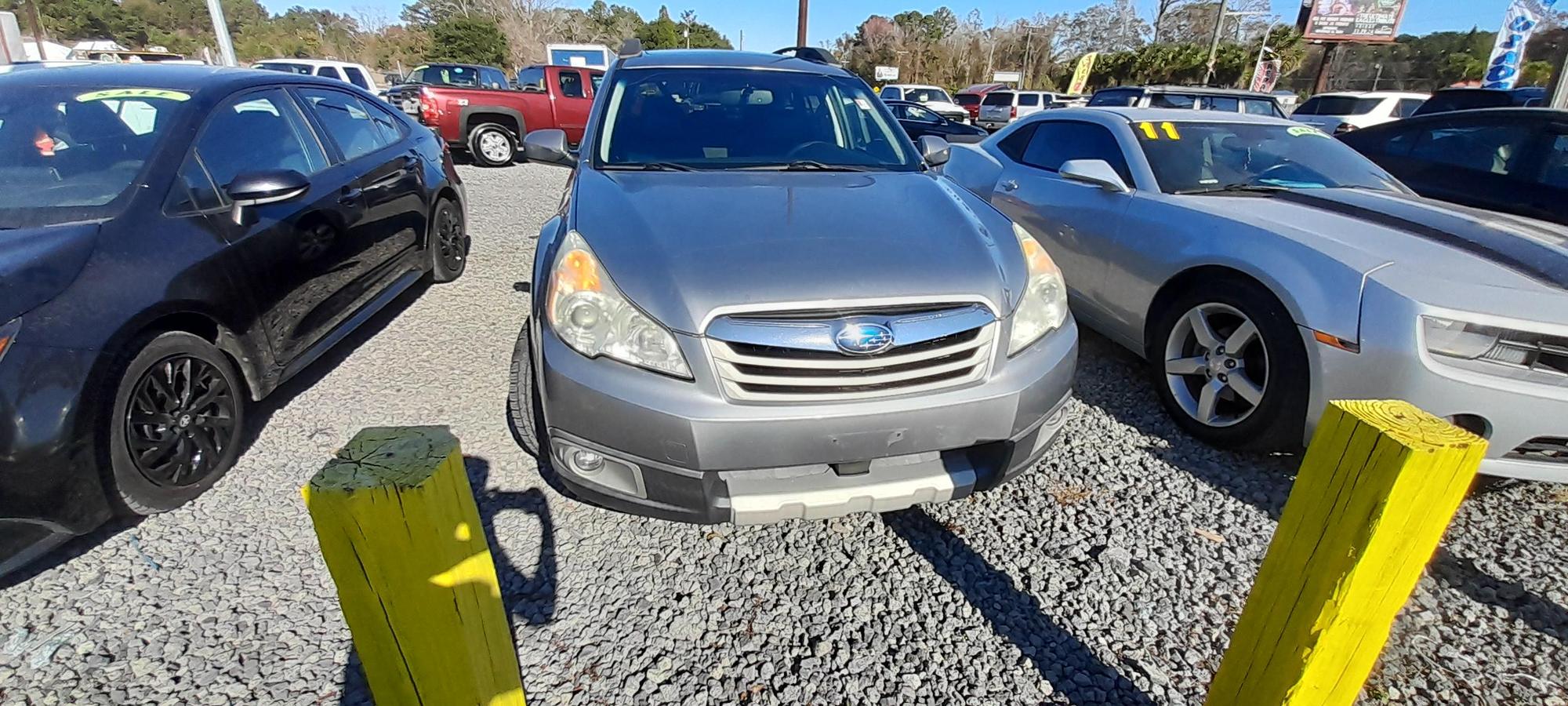 2010 Subaru Outback I Limited photo 11