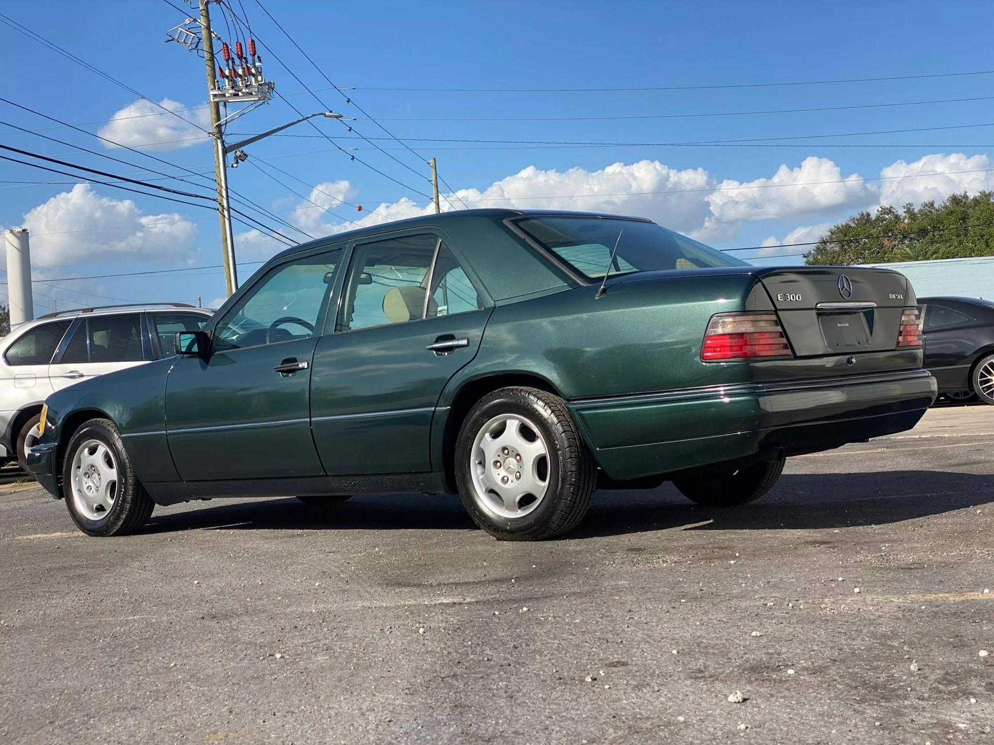 1995 Mercedes-Benz E-Class null photo 34