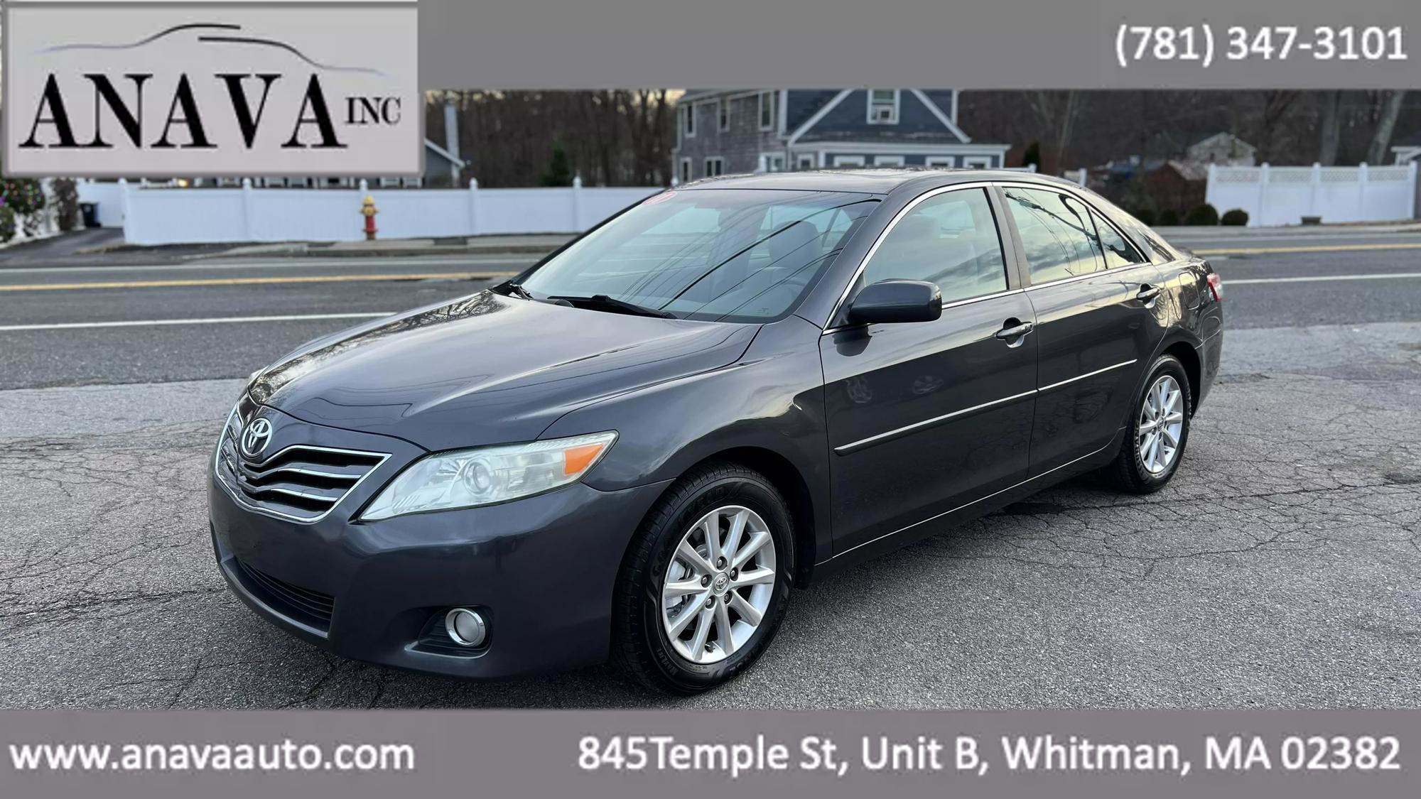 2011 Toyota Camry XLE photo 38