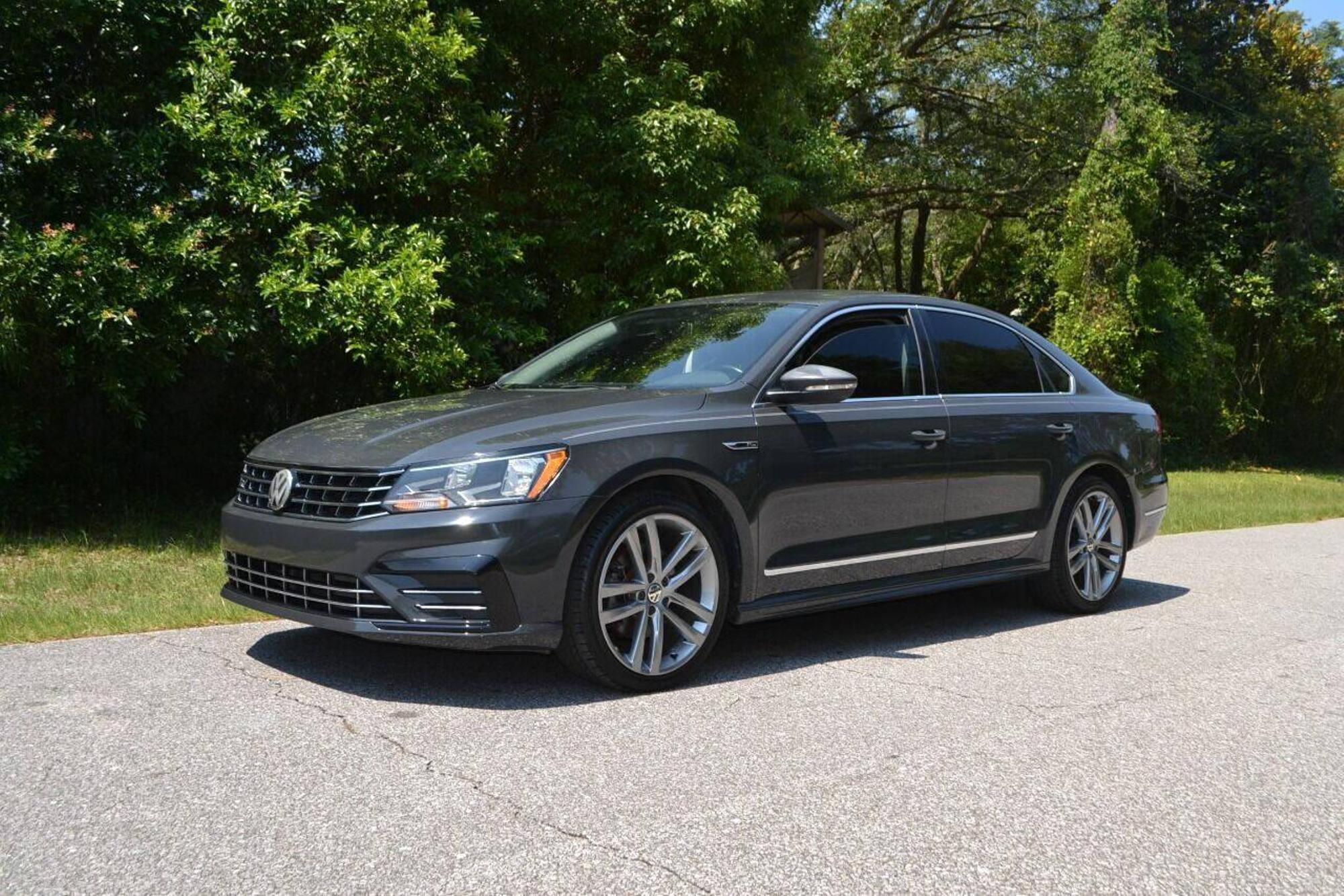 2017 Volkswagen Passat R-Line photo 44