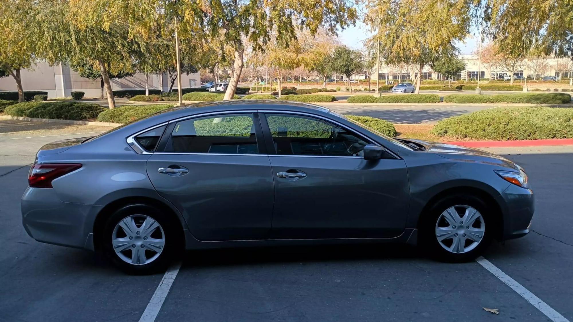 2018 Nissan Altima S photo 31