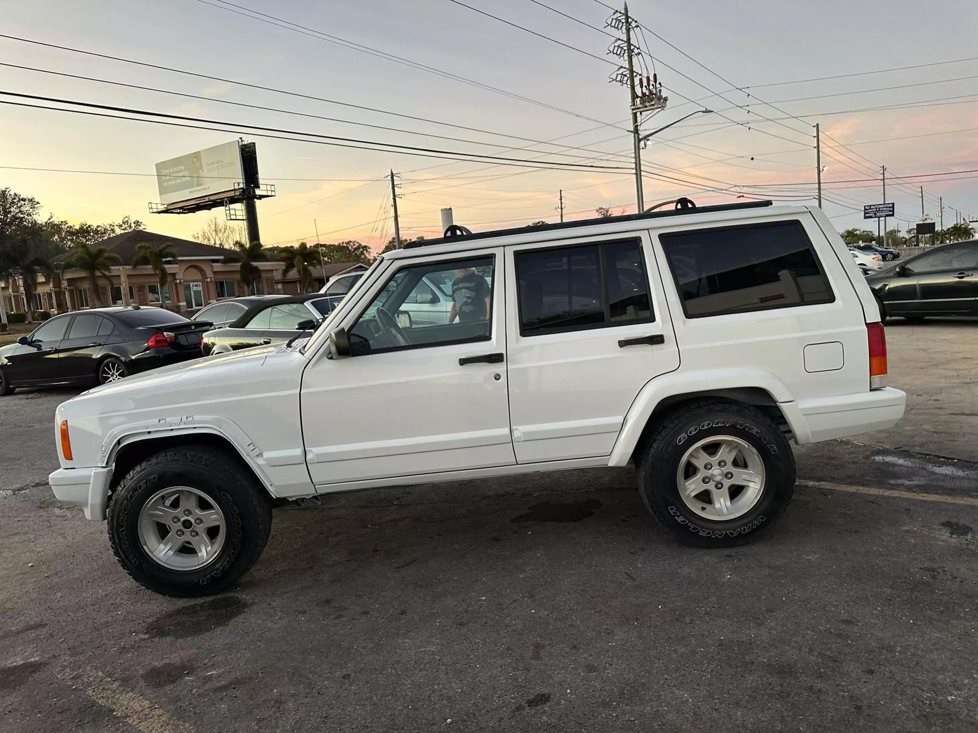 1998 Jeep Cherokee SPORT photo 13