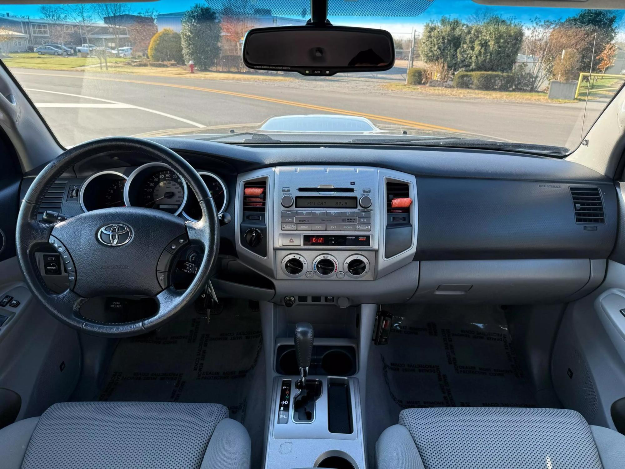 2010 Toyota Tacoma Base photo 180