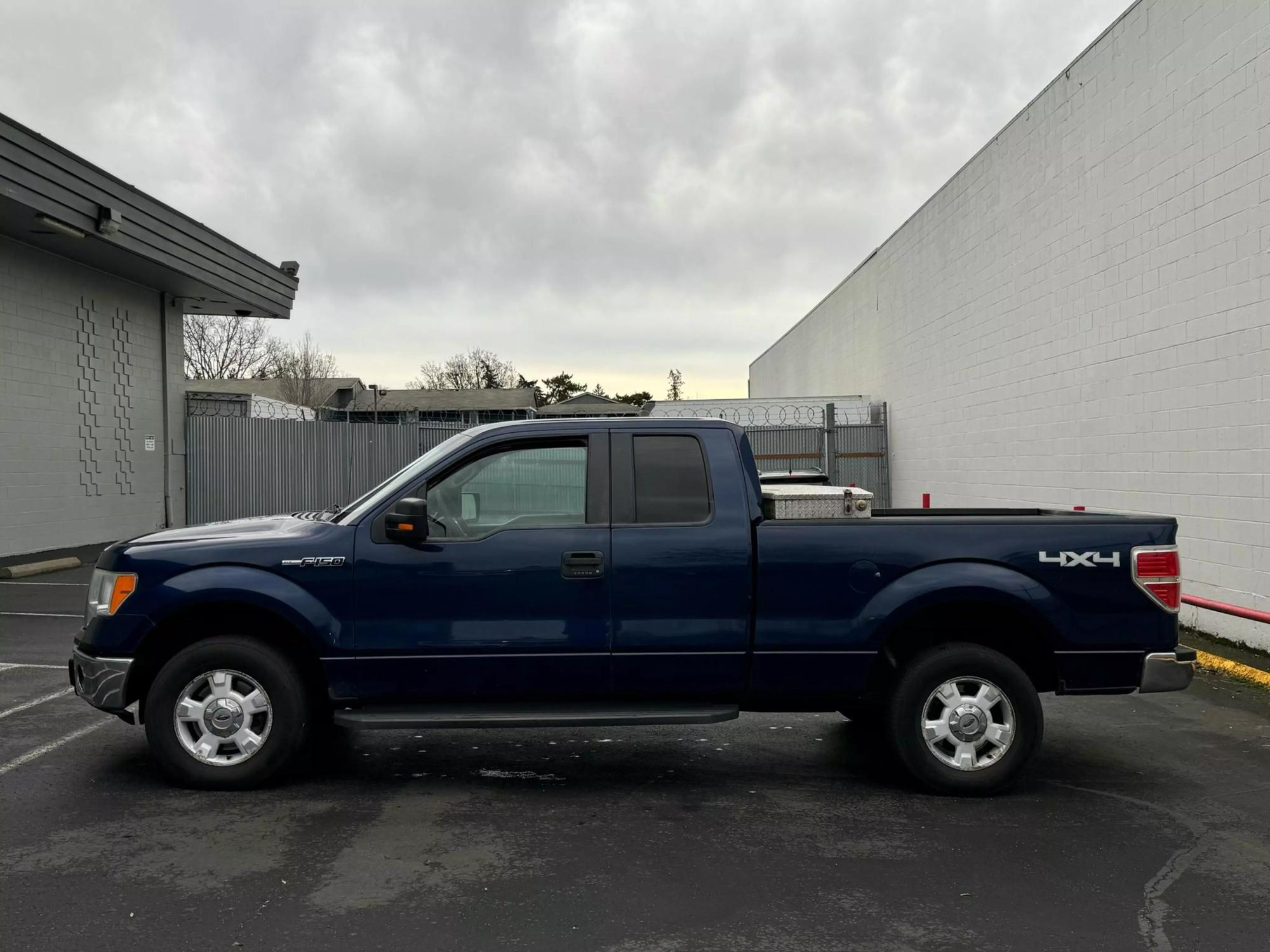 2010 Ford F-150 XL photo 23