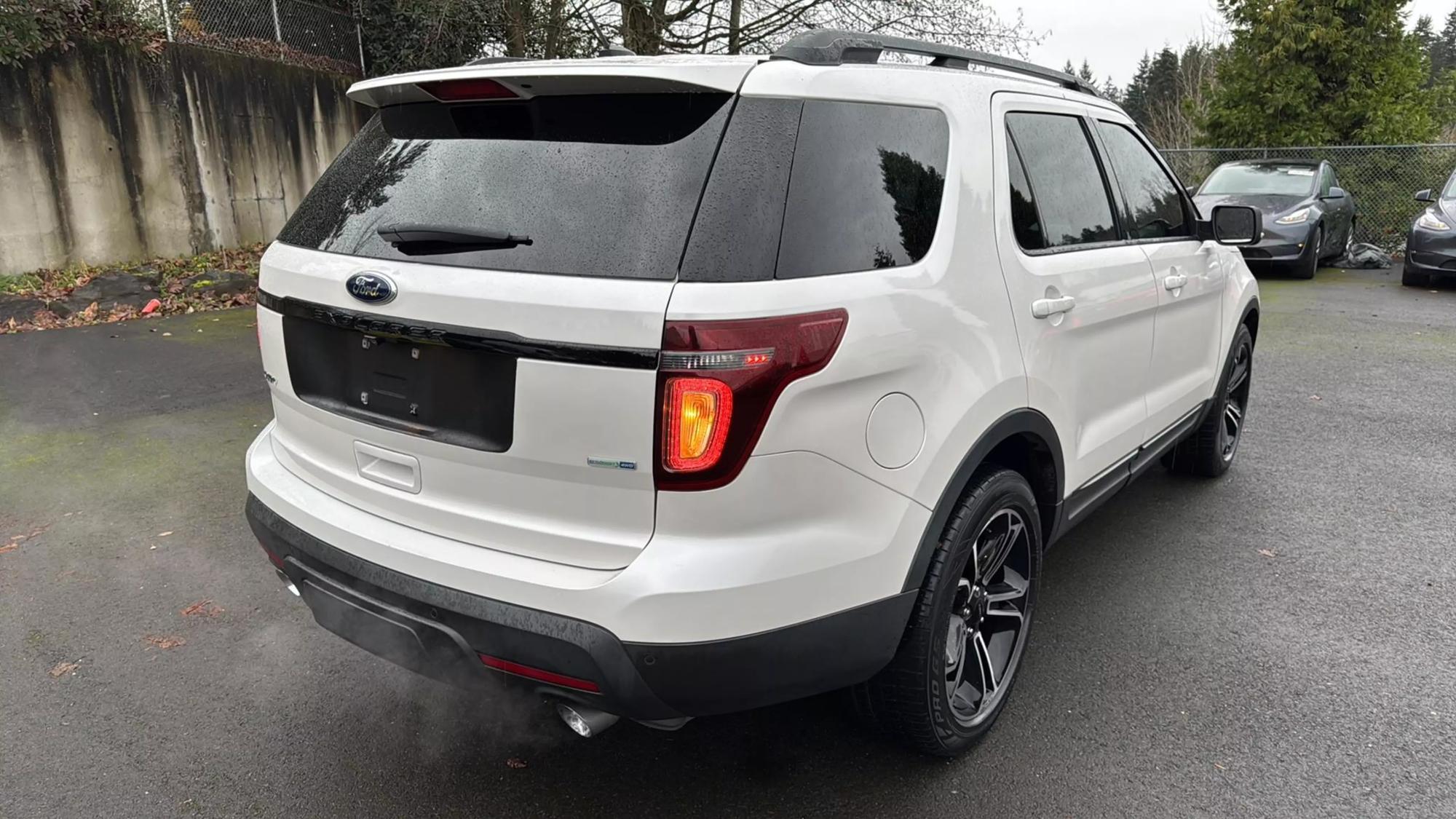 2015 Ford Explorer Sport photo 51