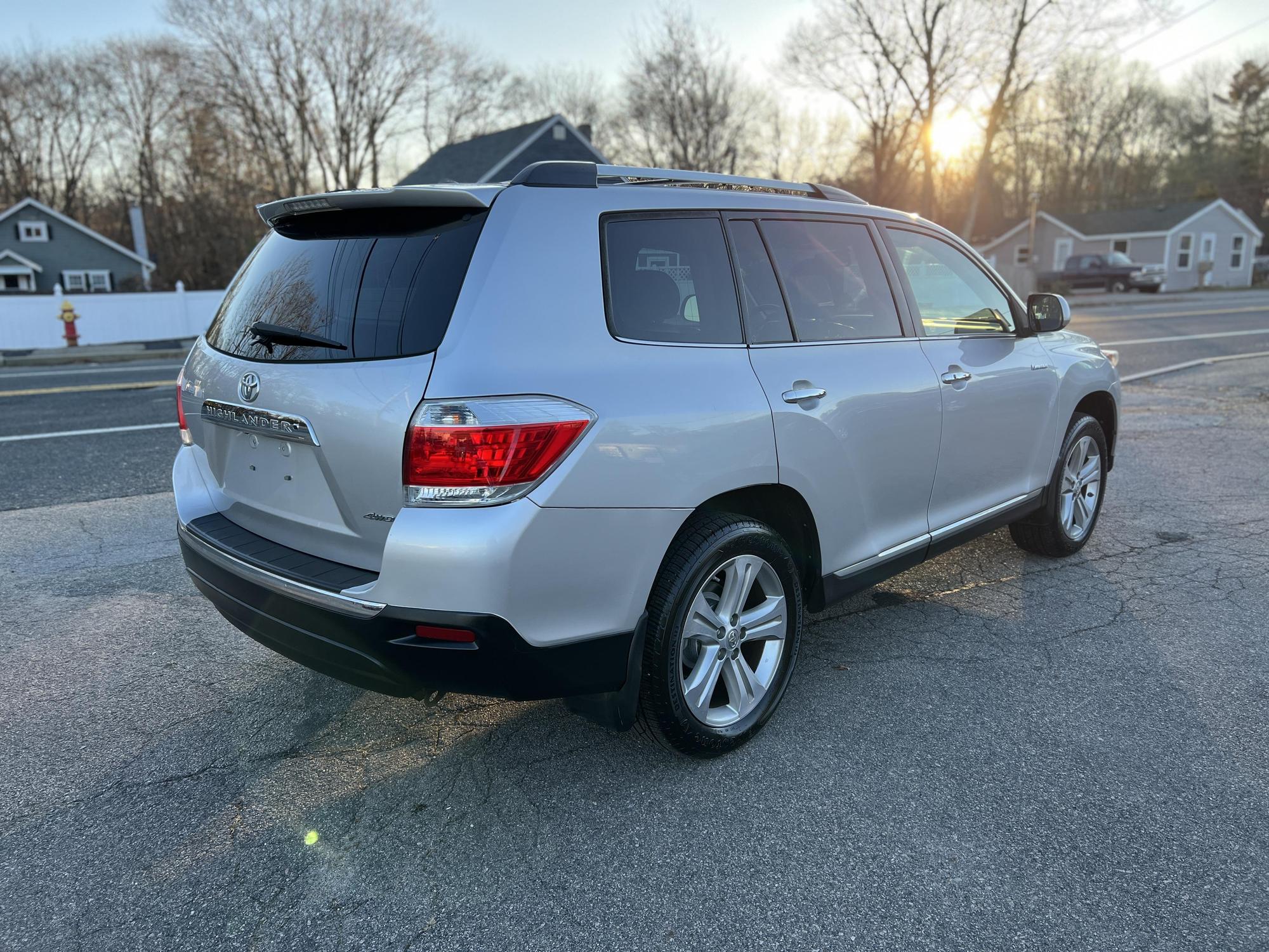 2013 Toyota Highlander Limited photo 47