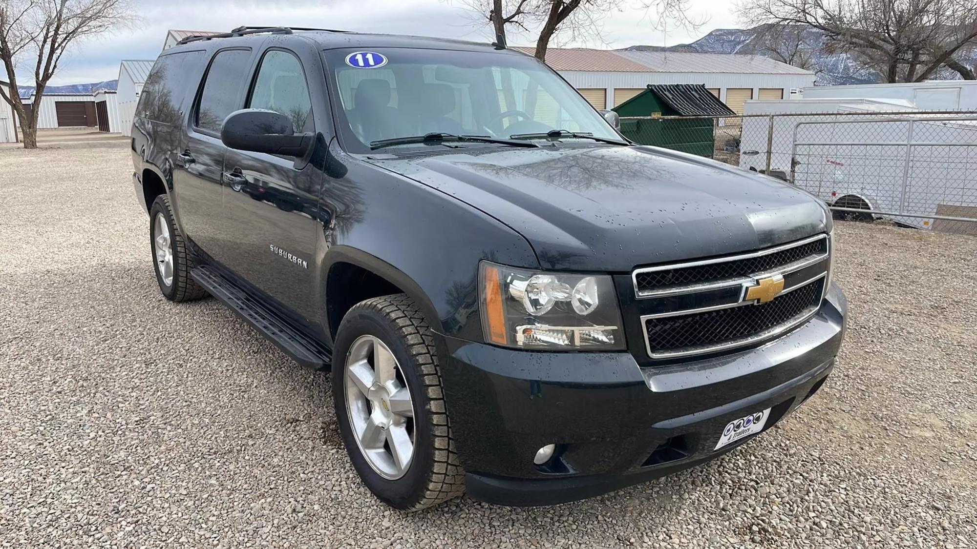 2011 Chevrolet Suburban LT photo 17