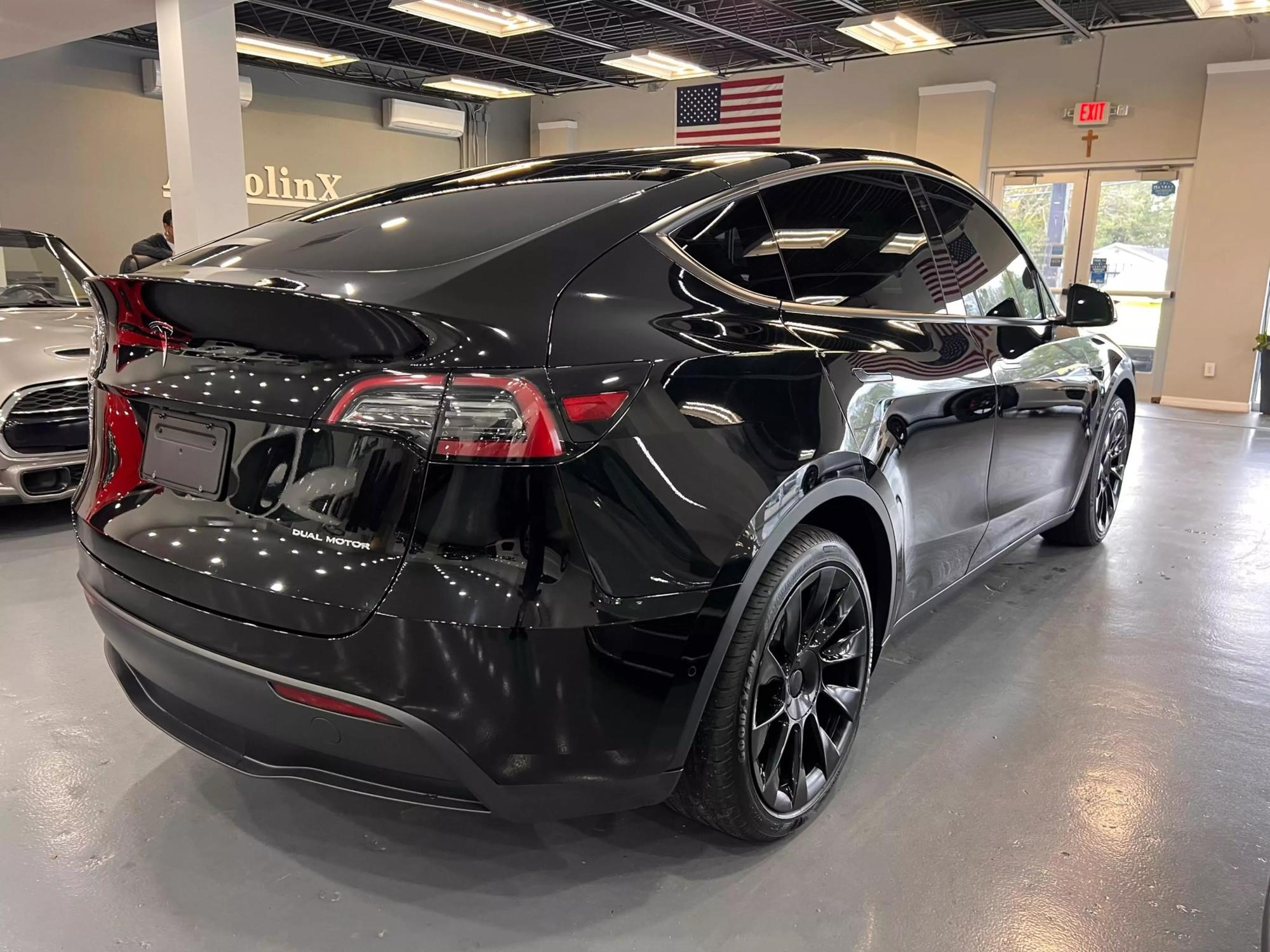 2022 Tesla Model Y Long Range photo 6