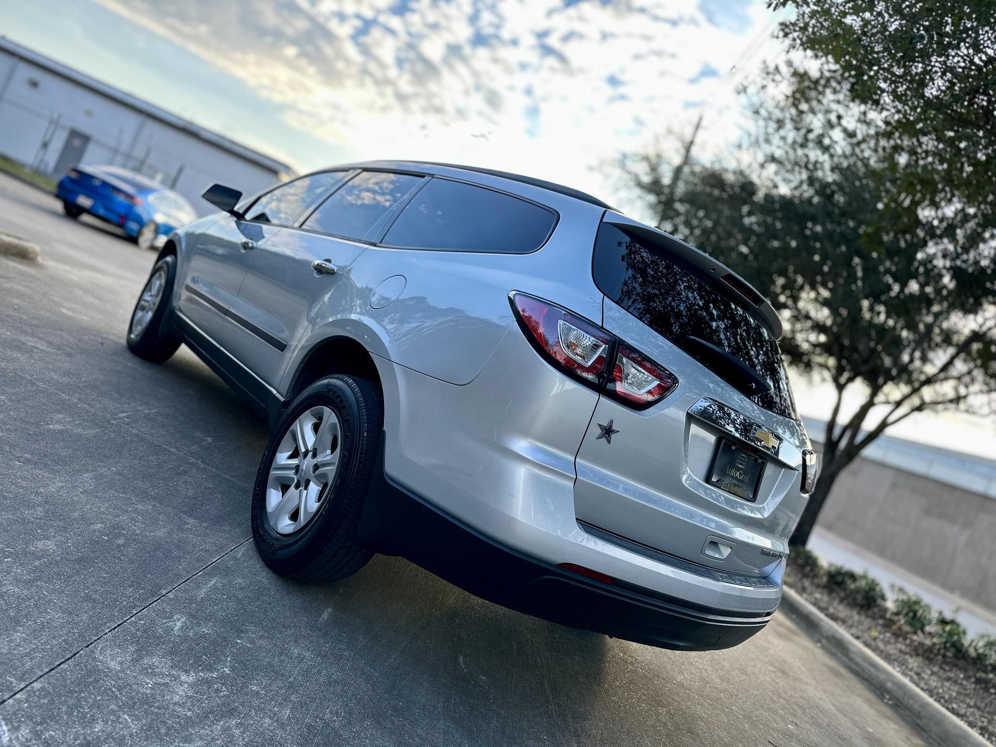 2015 Chevrolet Traverse LS photo 28