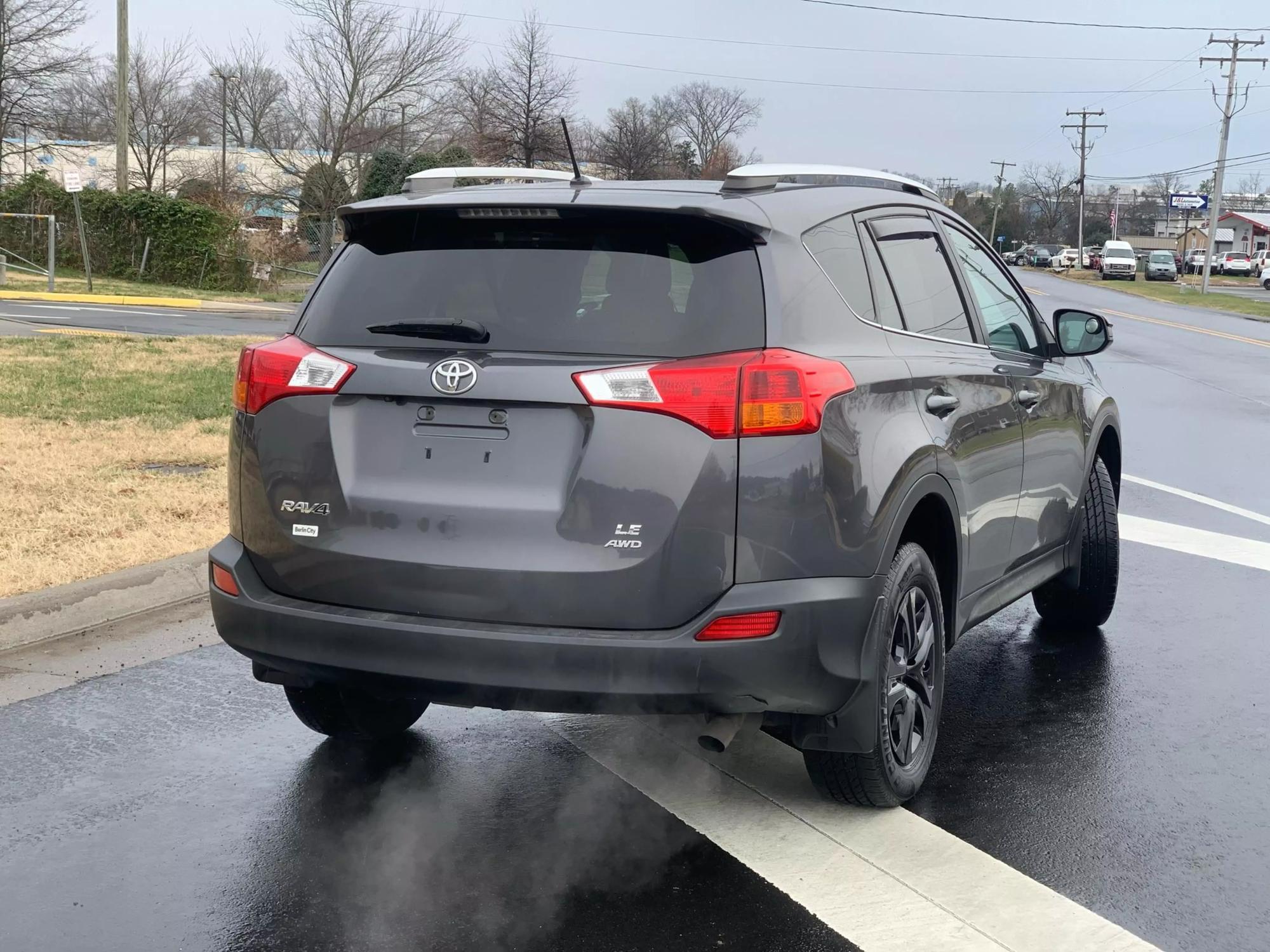 2015 Toyota RAV4 LE photo 83