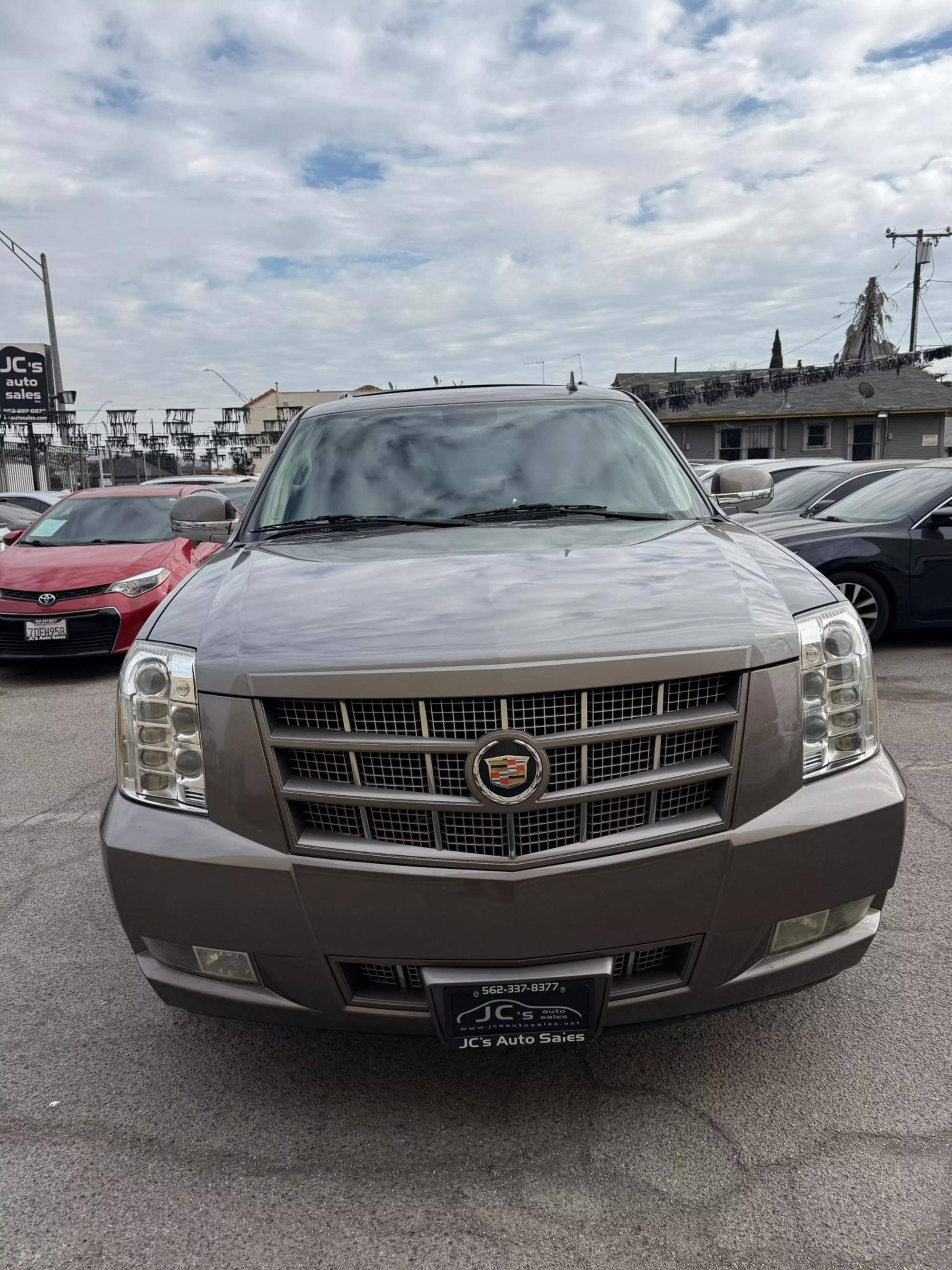 2013 Cadillac Escalade Premium photo 36