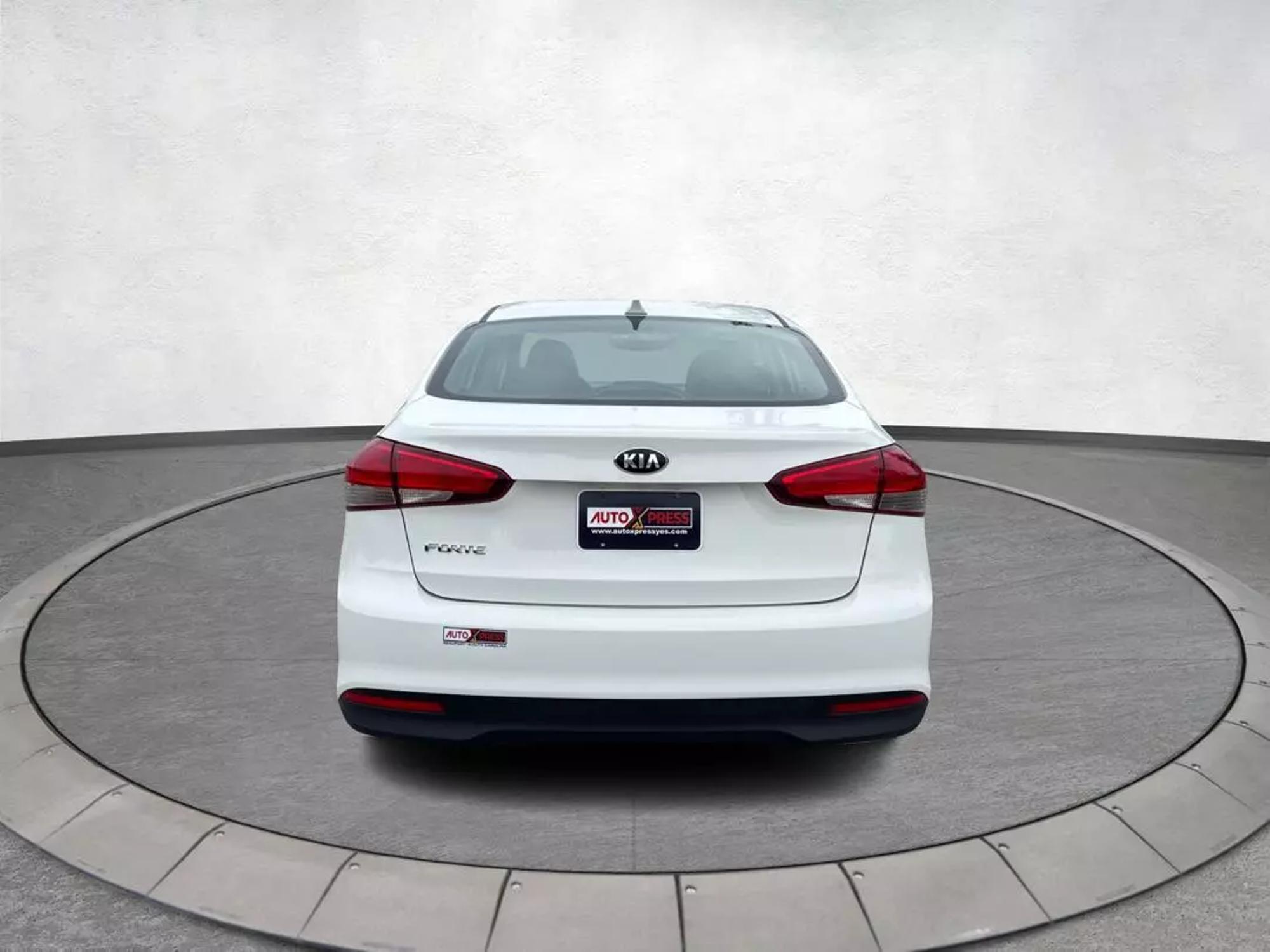 2017 Kia Forte LX photo 22