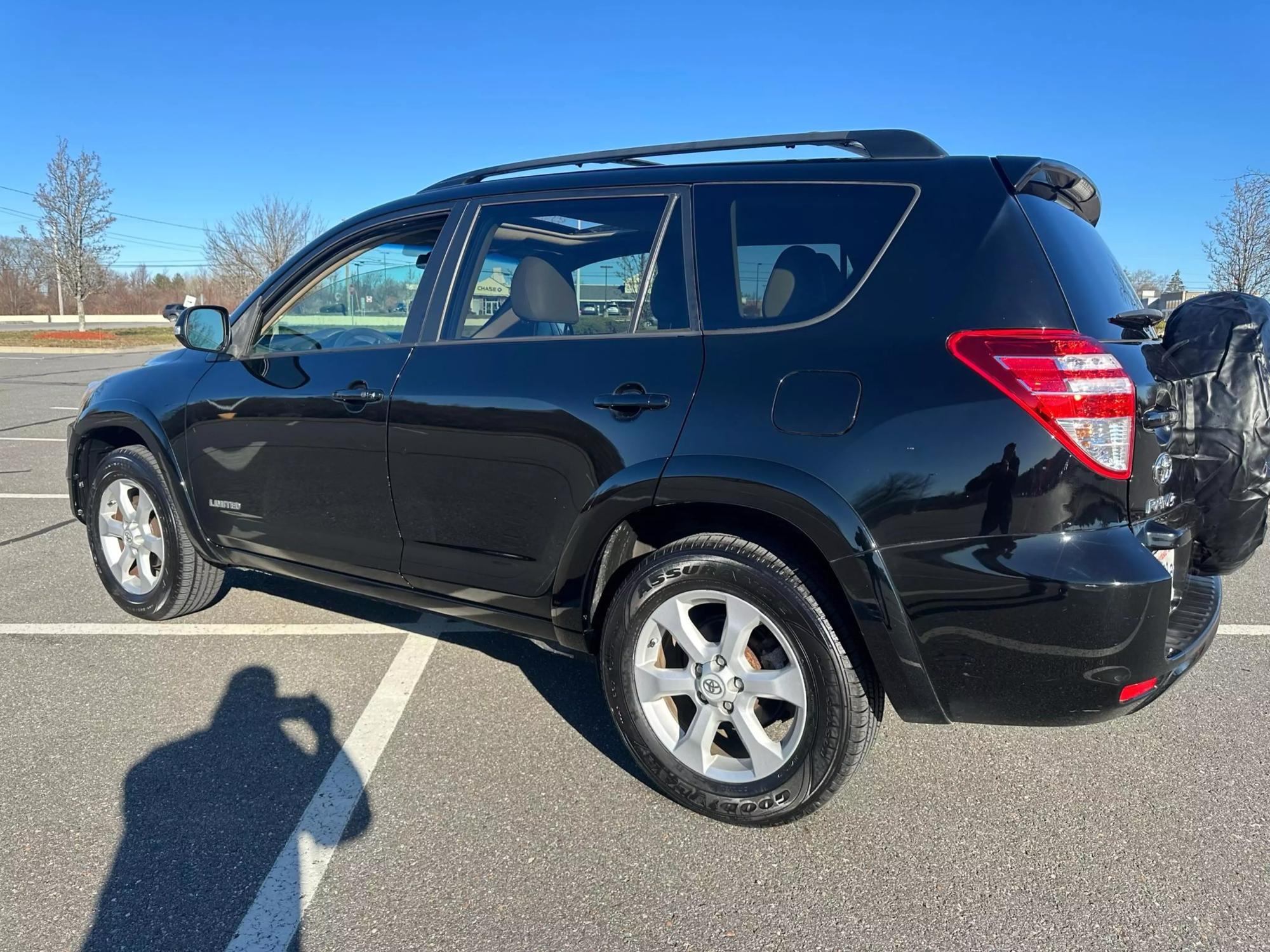 2011 Toyota RAV4 Limited photo 22