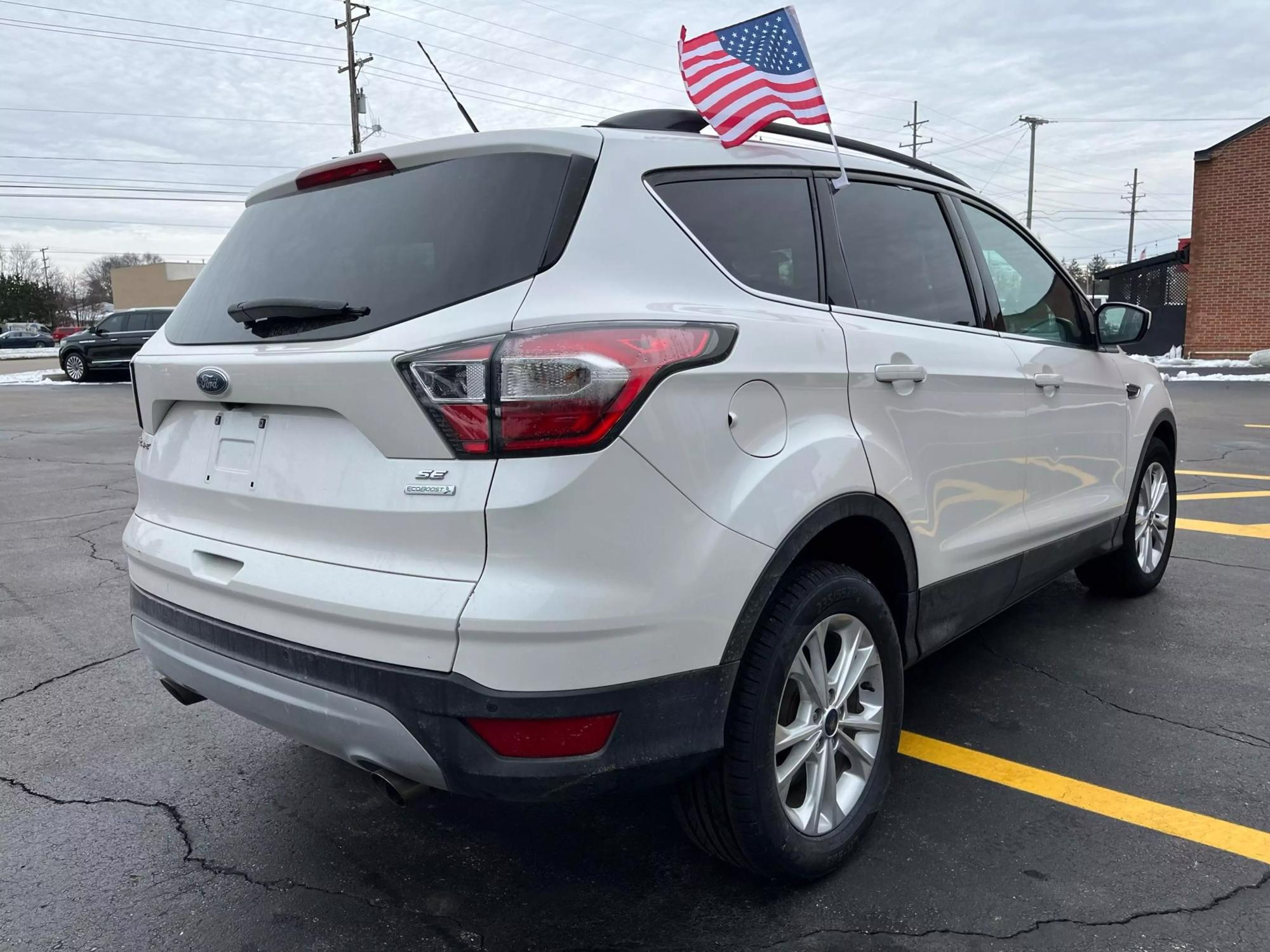 2017 Ford Escape SE photo 19