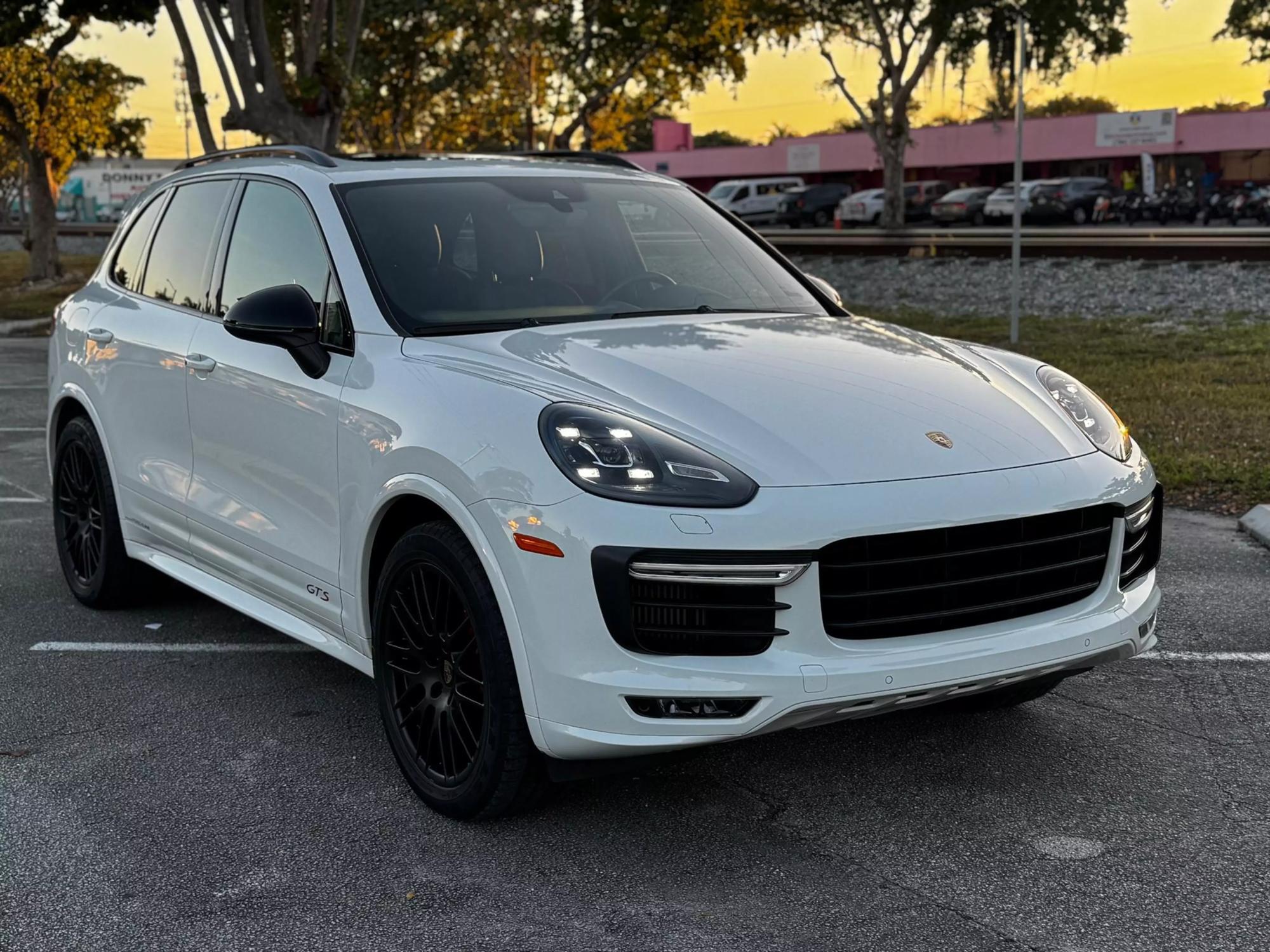 2016 Porsche Cayenne GTS photo 47