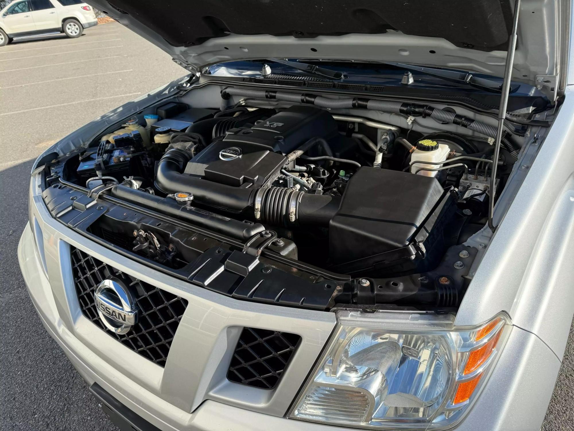 2011 Nissan Frontier PRO-4X photo 123