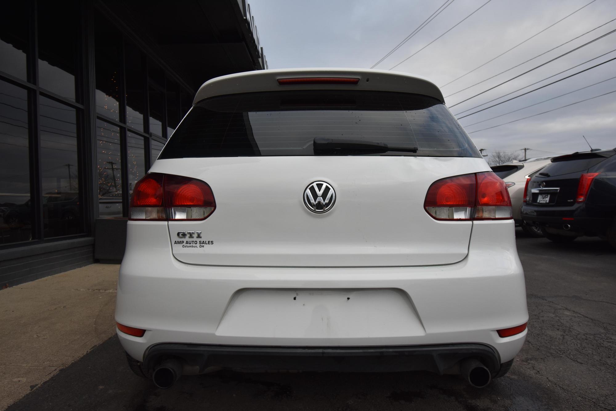 2010 Volkswagen GTI Base photo 31