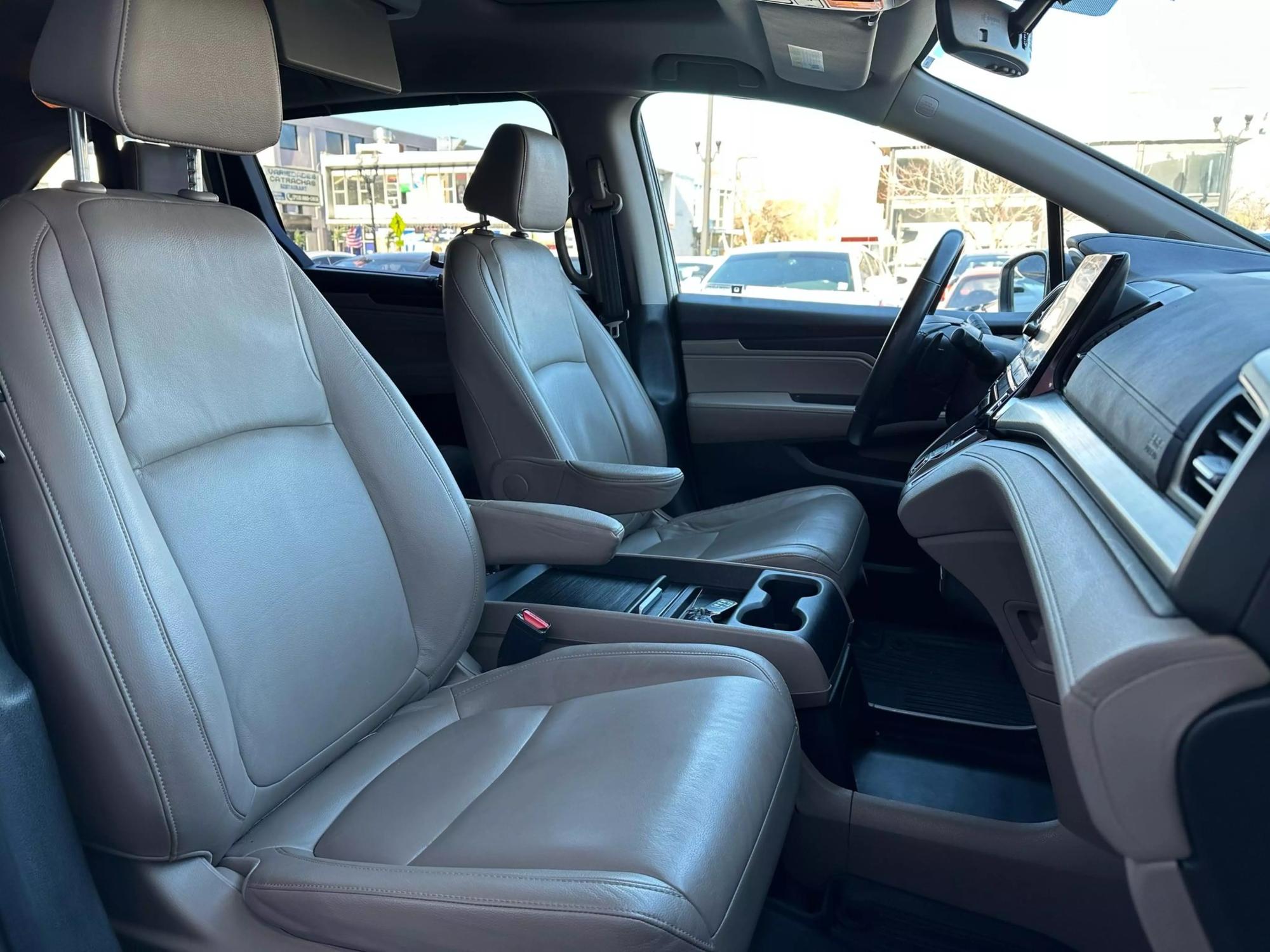 2018 Honda Odyssey EX-L photo 48